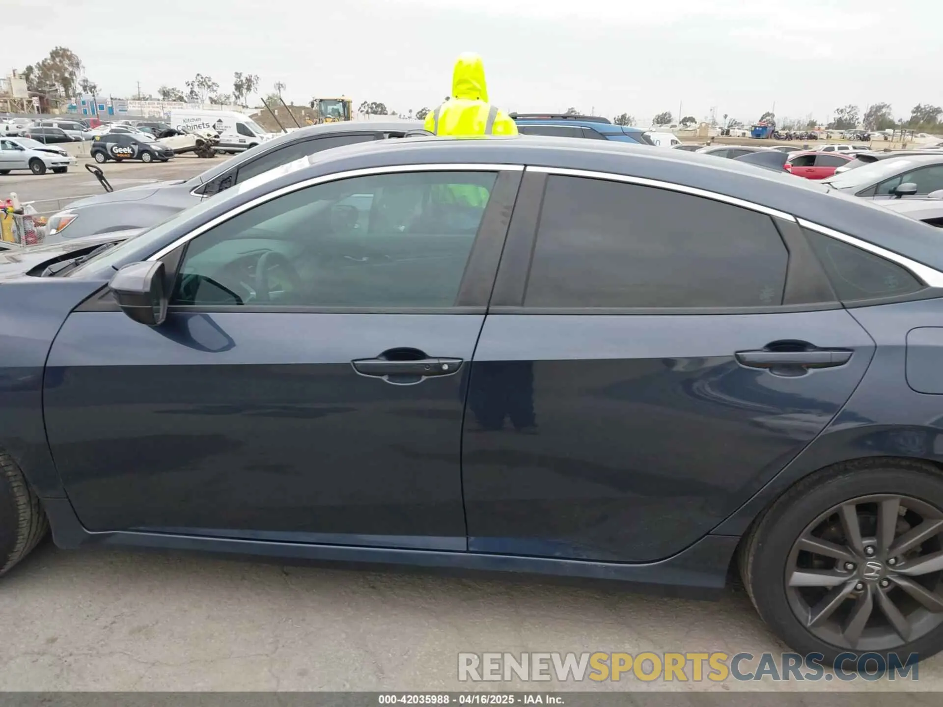 14 Photograph of a damaged car 19XFC1F74LE209538 HONDA CIVIC 2020