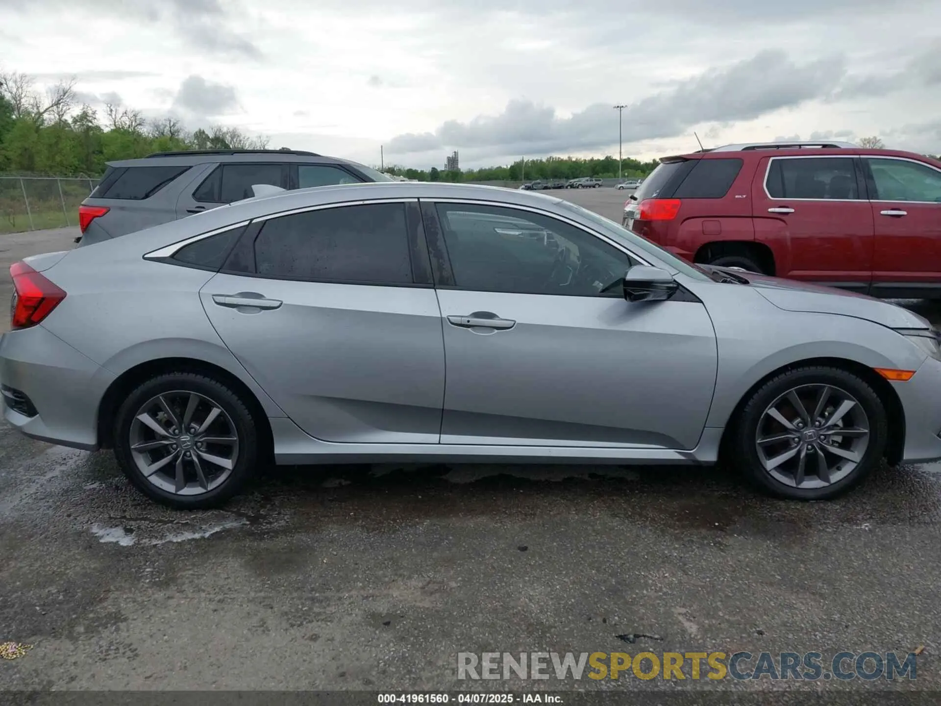 13 Фотография поврежденного автомобиля 19XFC1F78LE001386 HONDA CIVIC 2020