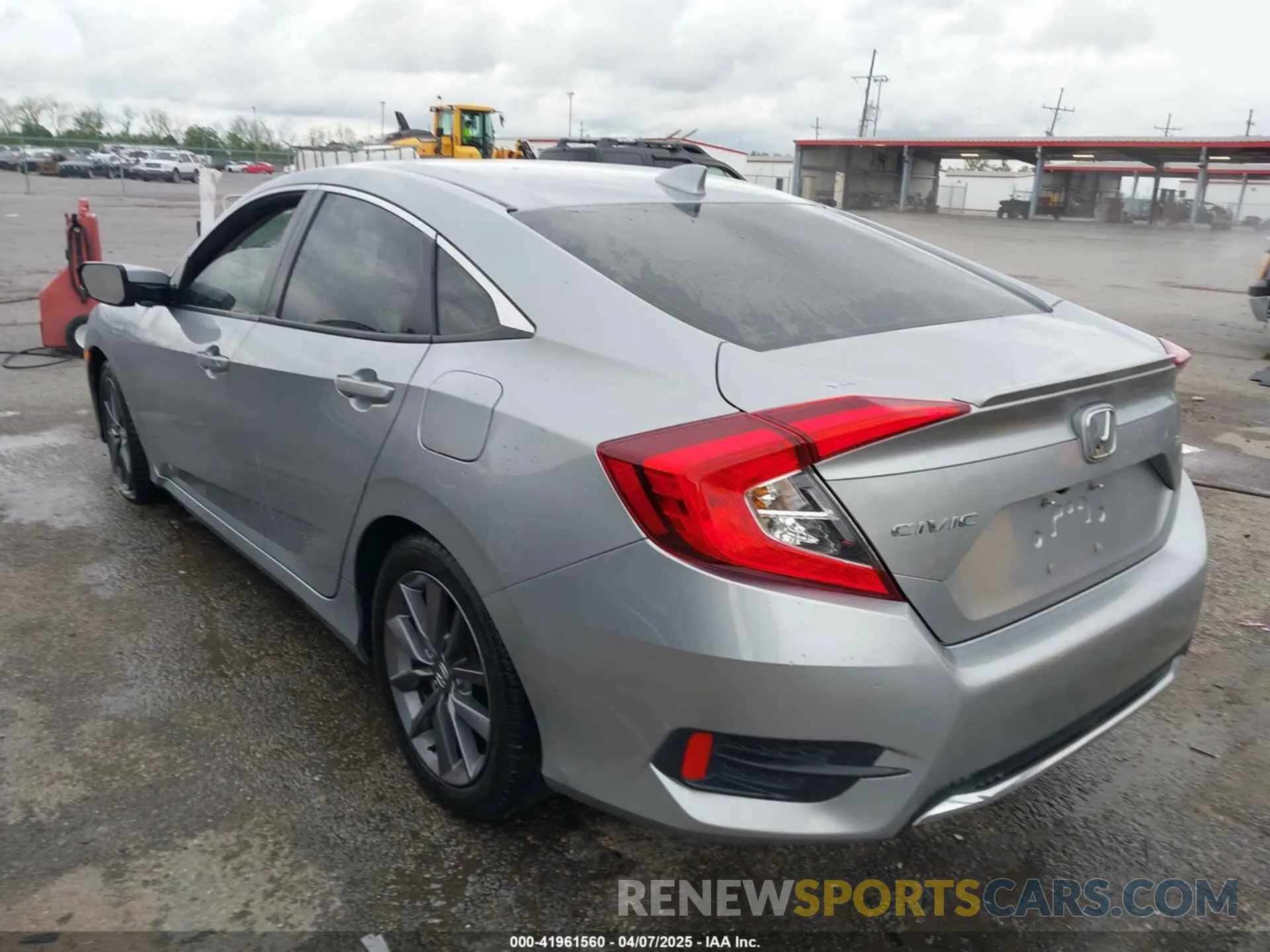 3 Фотография поврежденного автомобиля 19XFC1F78LE001386 HONDA CIVIC 2020