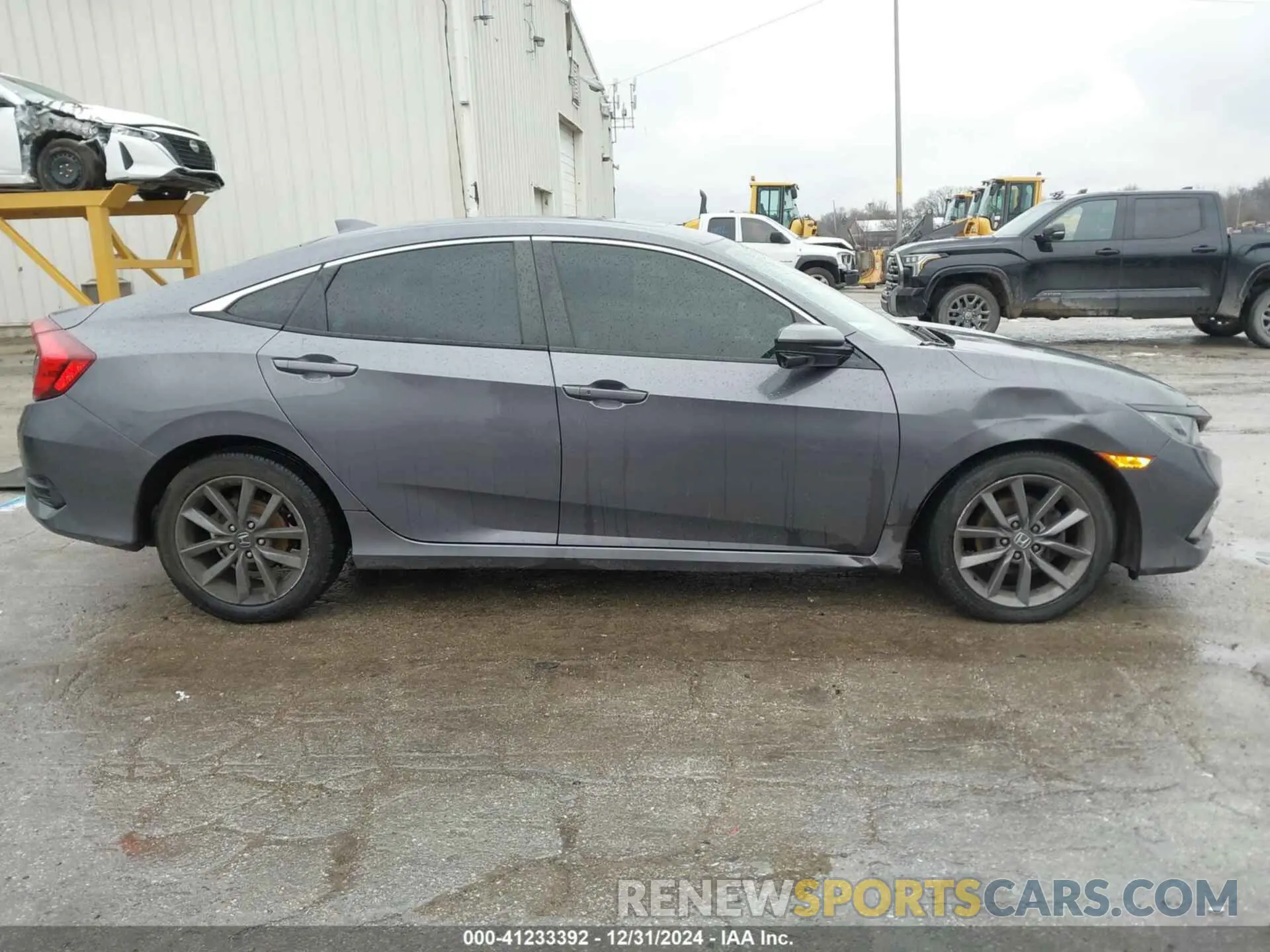 13 Фотография поврежденного автомобиля 19XFC1F78LE014736 HONDA CIVIC 2020