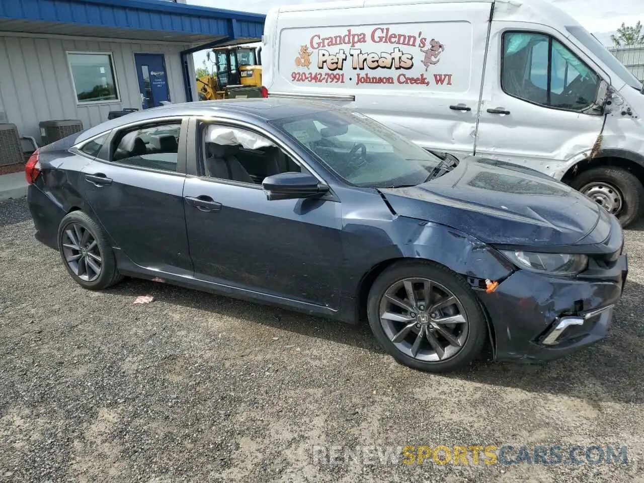 4 Photograph of a damaged car 19XFC1F78LE024120 HONDA CIVIC 2020