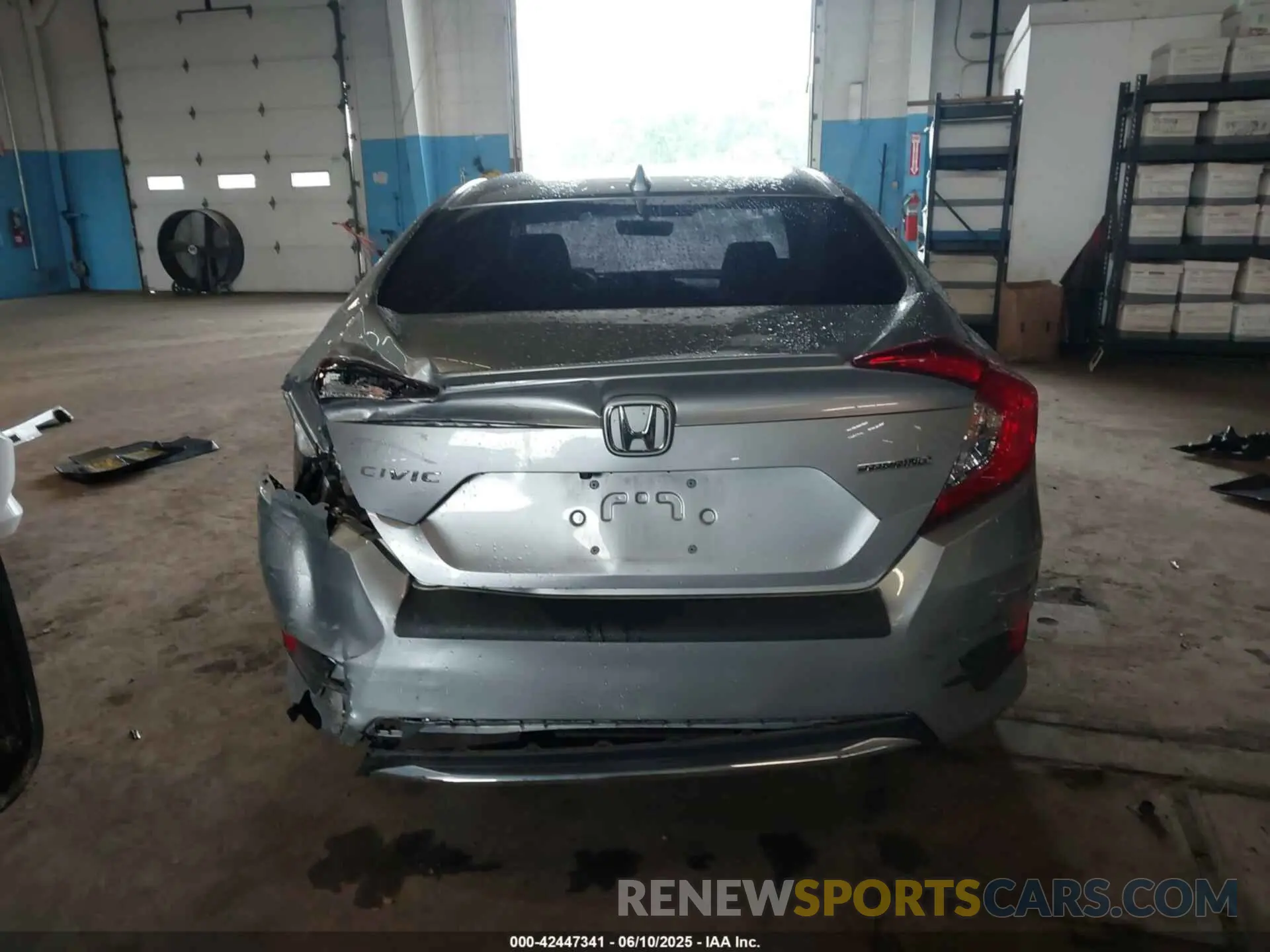 17 Photograph of a damaged car 19XFC1F93LE210536 HONDA CIVIC 2020
