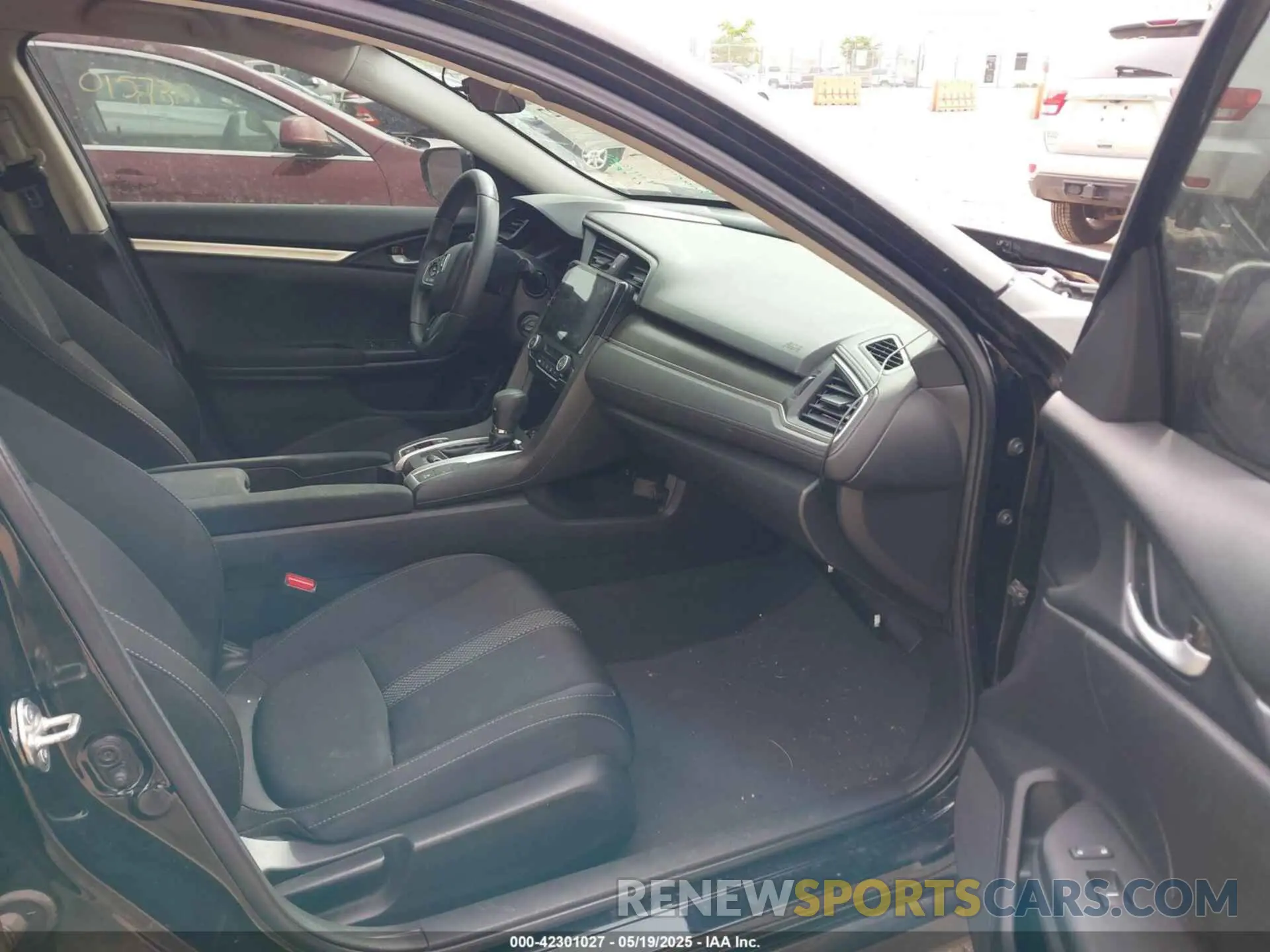 5 Photograph of a damaged car 19XFC2F60LE017806 HONDA CIVIC 2020
