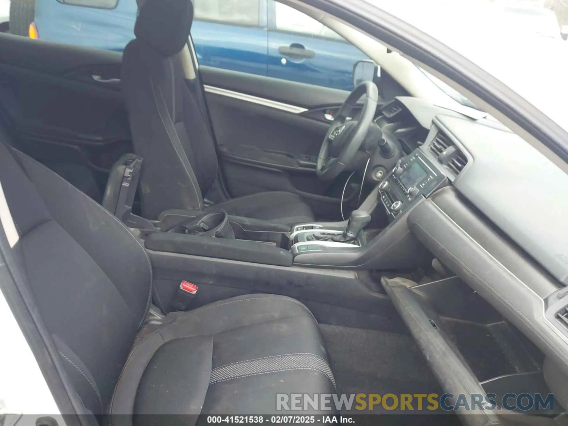 5 Photograph of a damaged car 19XFC2F61LE002179 HONDA CIVIC 2020