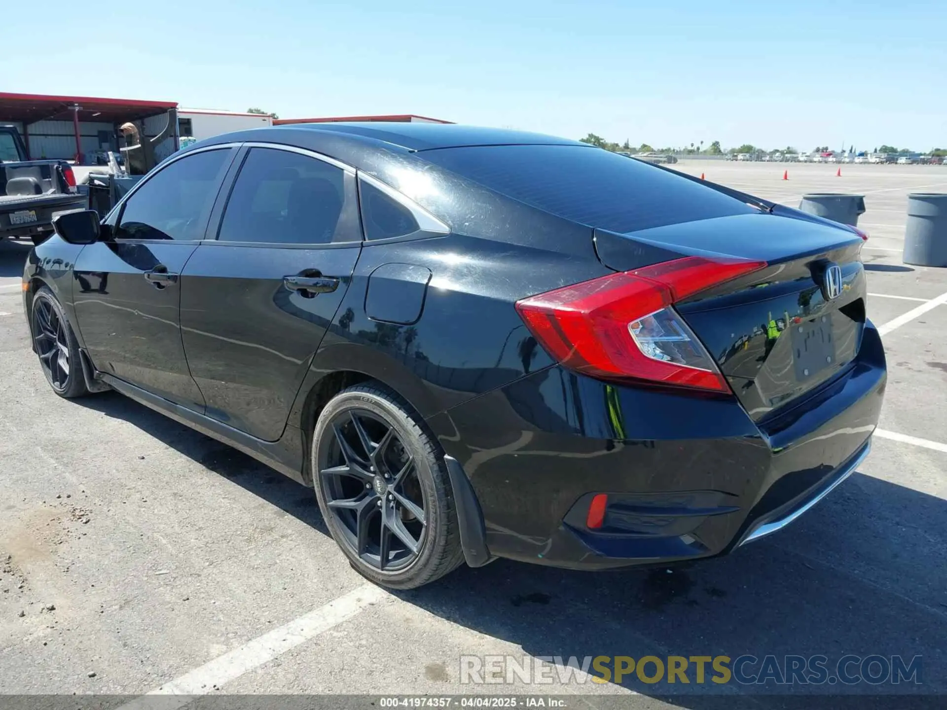 3 Фотография поврежденного автомобиля 19XFC2F61LE216895 HONDA CIVIC 2020