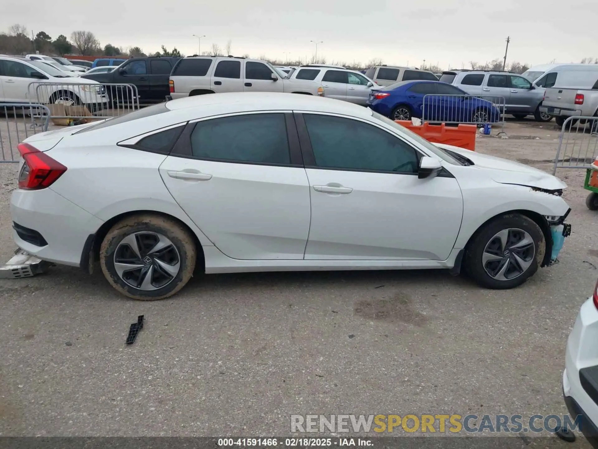14 Photograph of a damaged car 19XFC2F62LE021811 HONDA CIVIC 2020