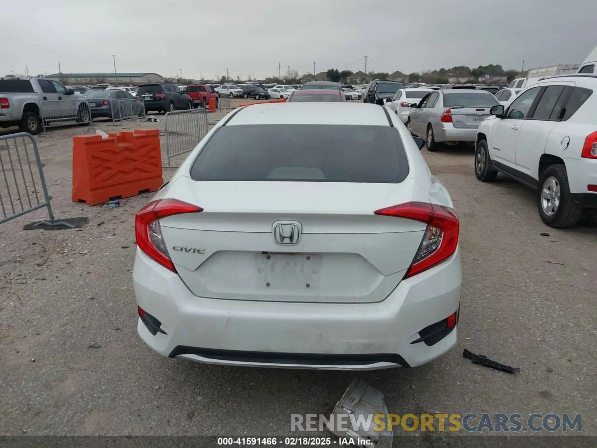 17 Photograph of a damaged car 19XFC2F62LE021811 HONDA CIVIC 2020