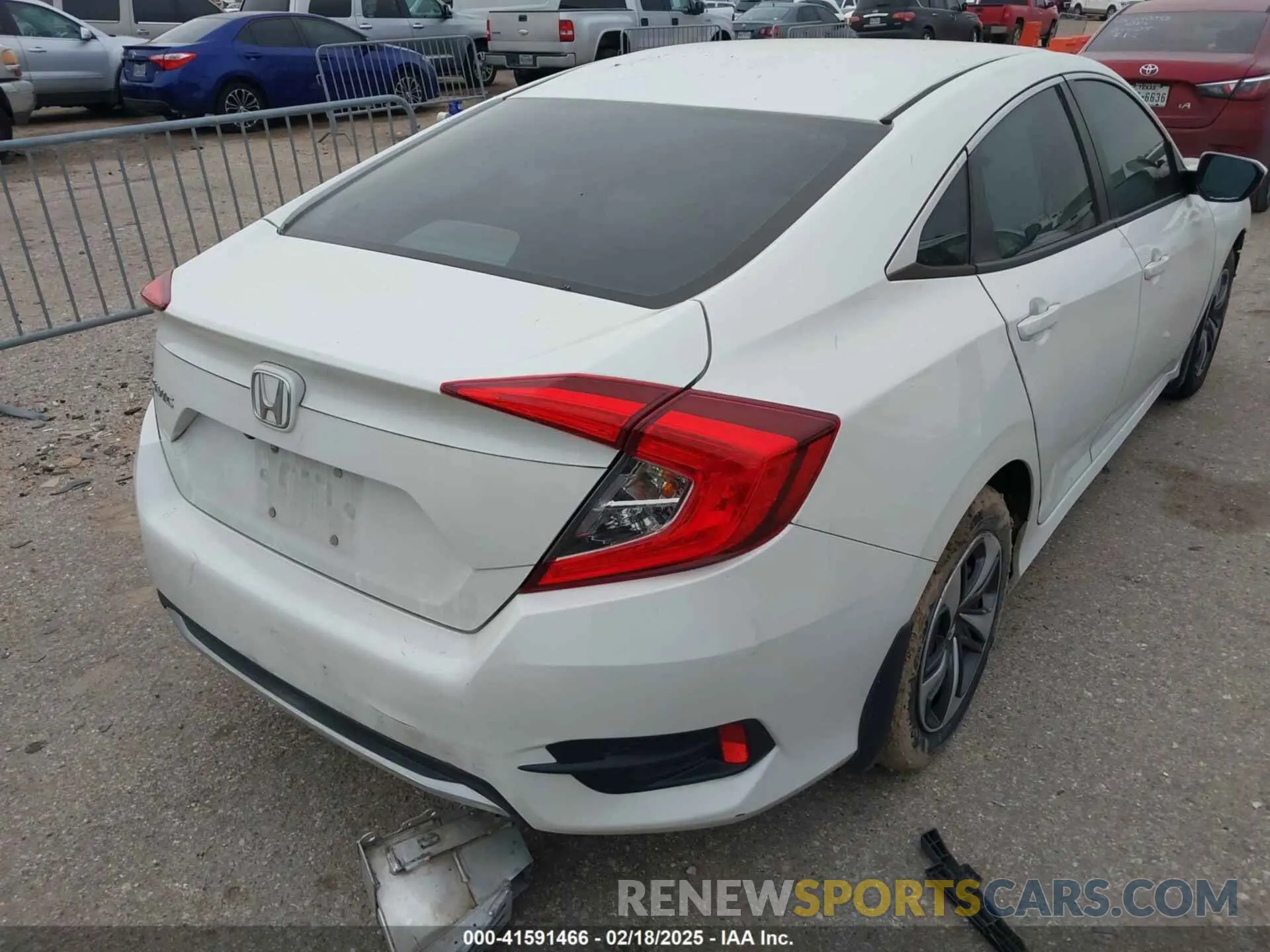 4 Photograph of a damaged car 19XFC2F62LE021811 HONDA CIVIC 2020