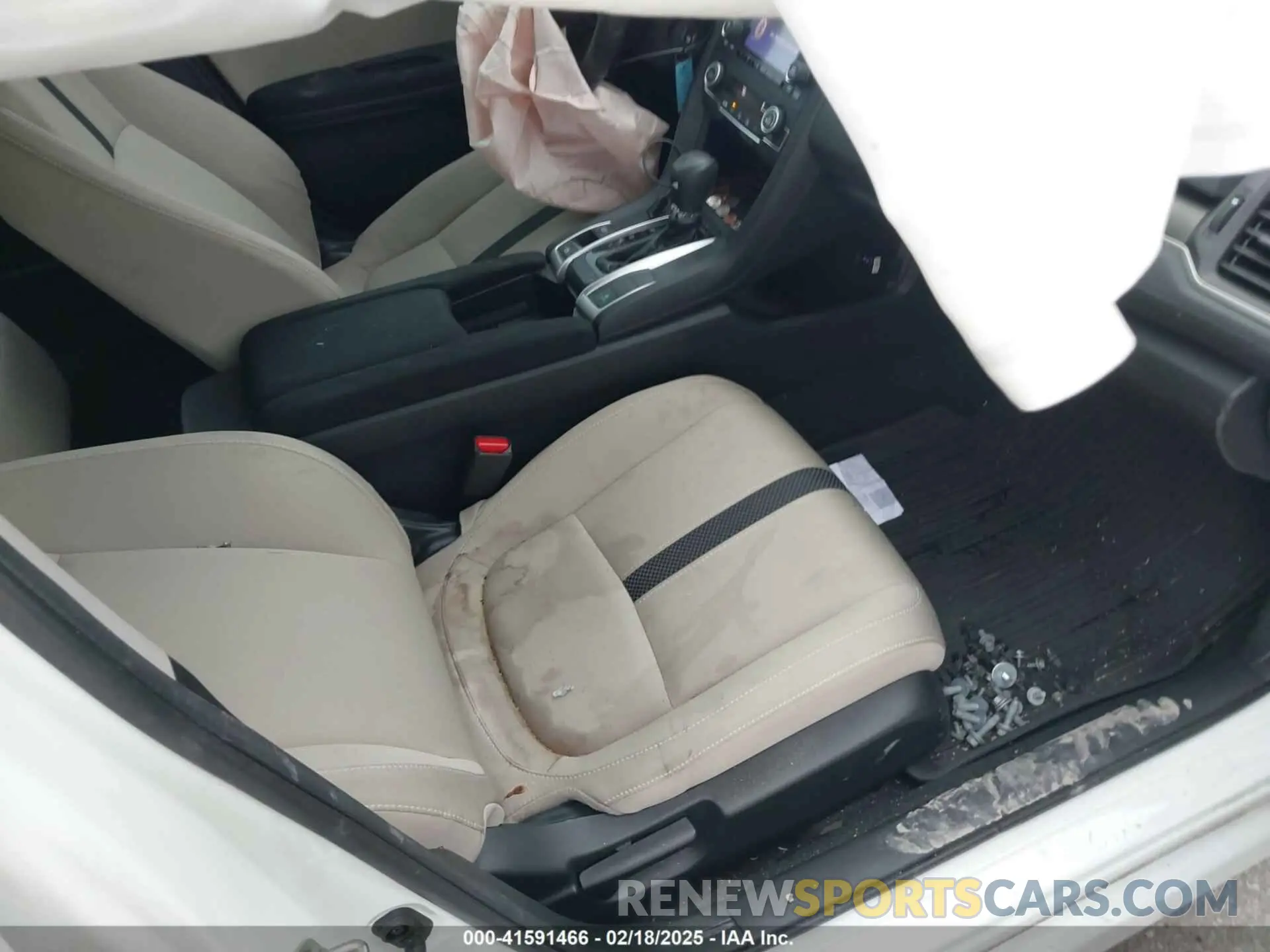 5 Photograph of a damaged car 19XFC2F62LE021811 HONDA CIVIC 2020