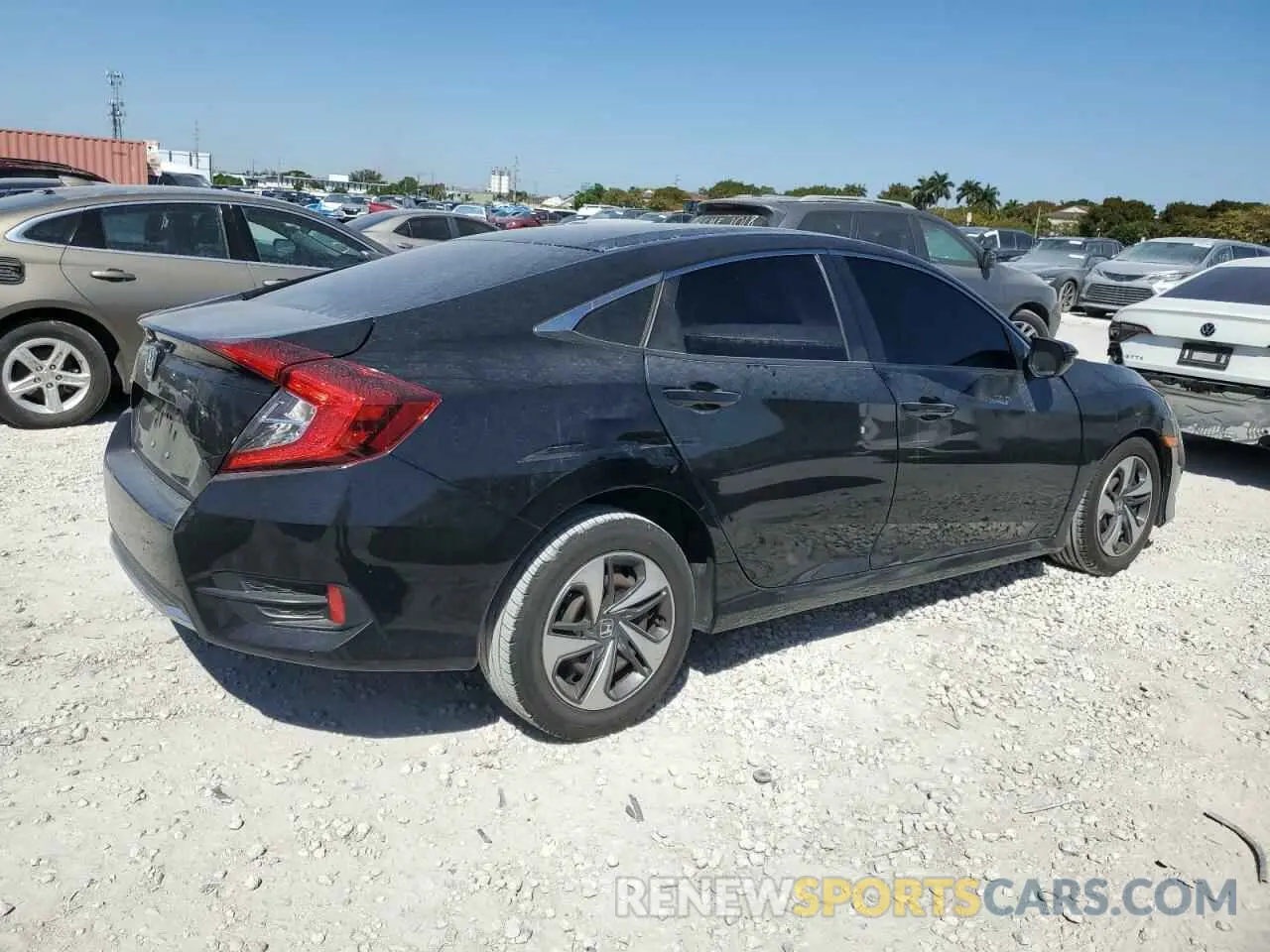 3 Фотография поврежденного автомобиля 19XFC2F64LE021440 HONDA CIVIC 2020