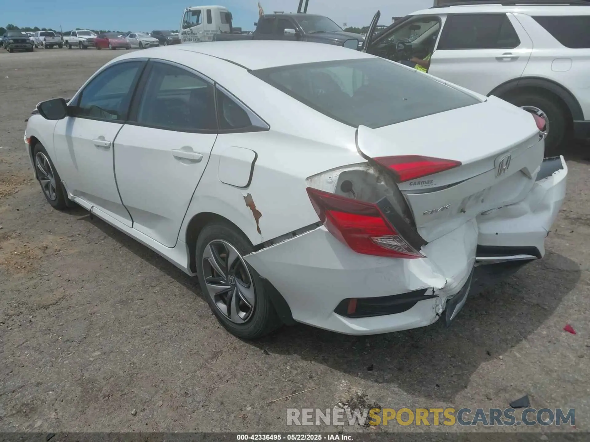 3 Фотография поврежденного автомобиля 19XFC2F64LE030445 HONDA CIVIC 2020