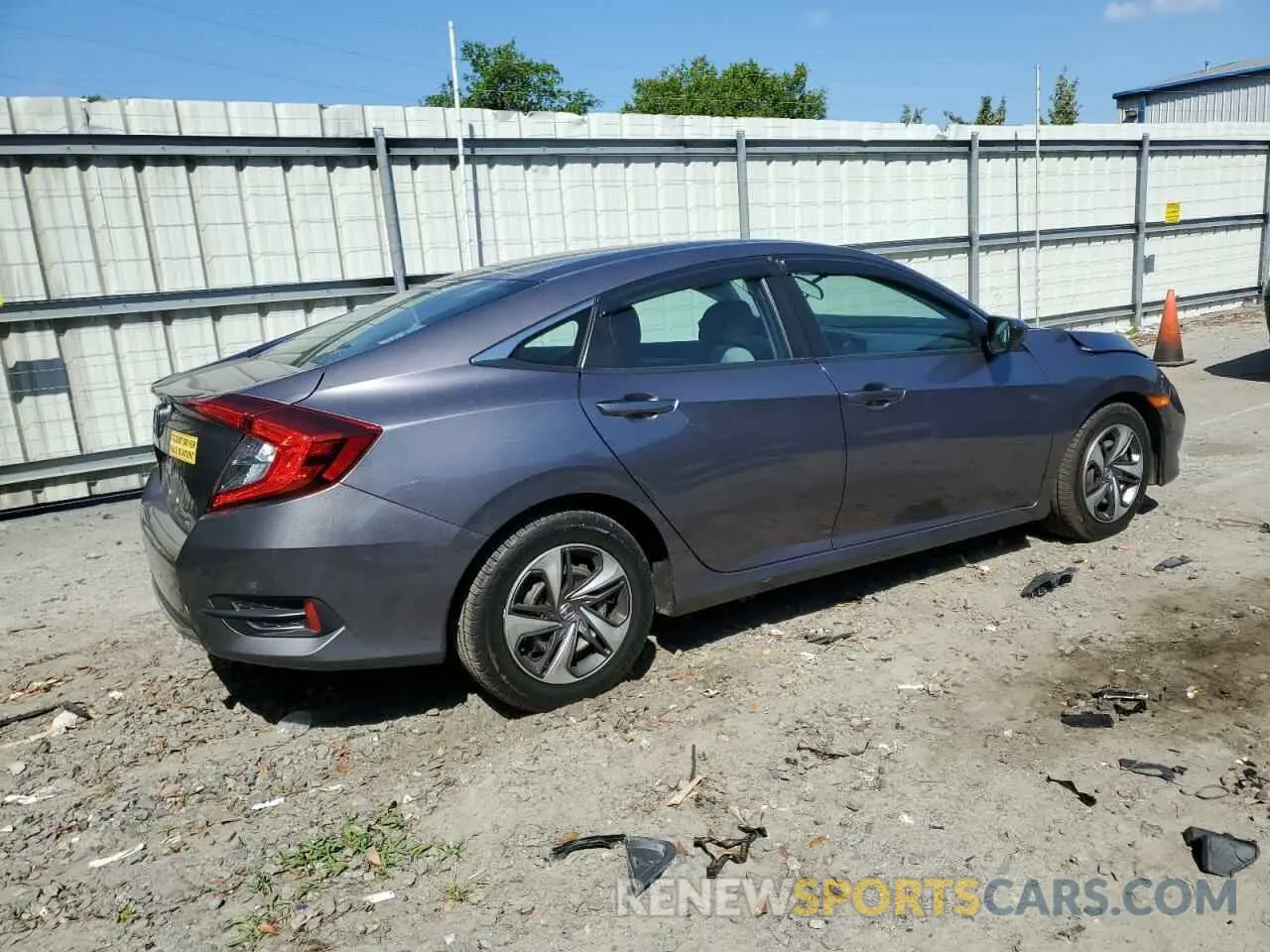 3 Фотография поврежденного автомобиля 19XFC2F65LE012505 HONDA CIVIC 2020