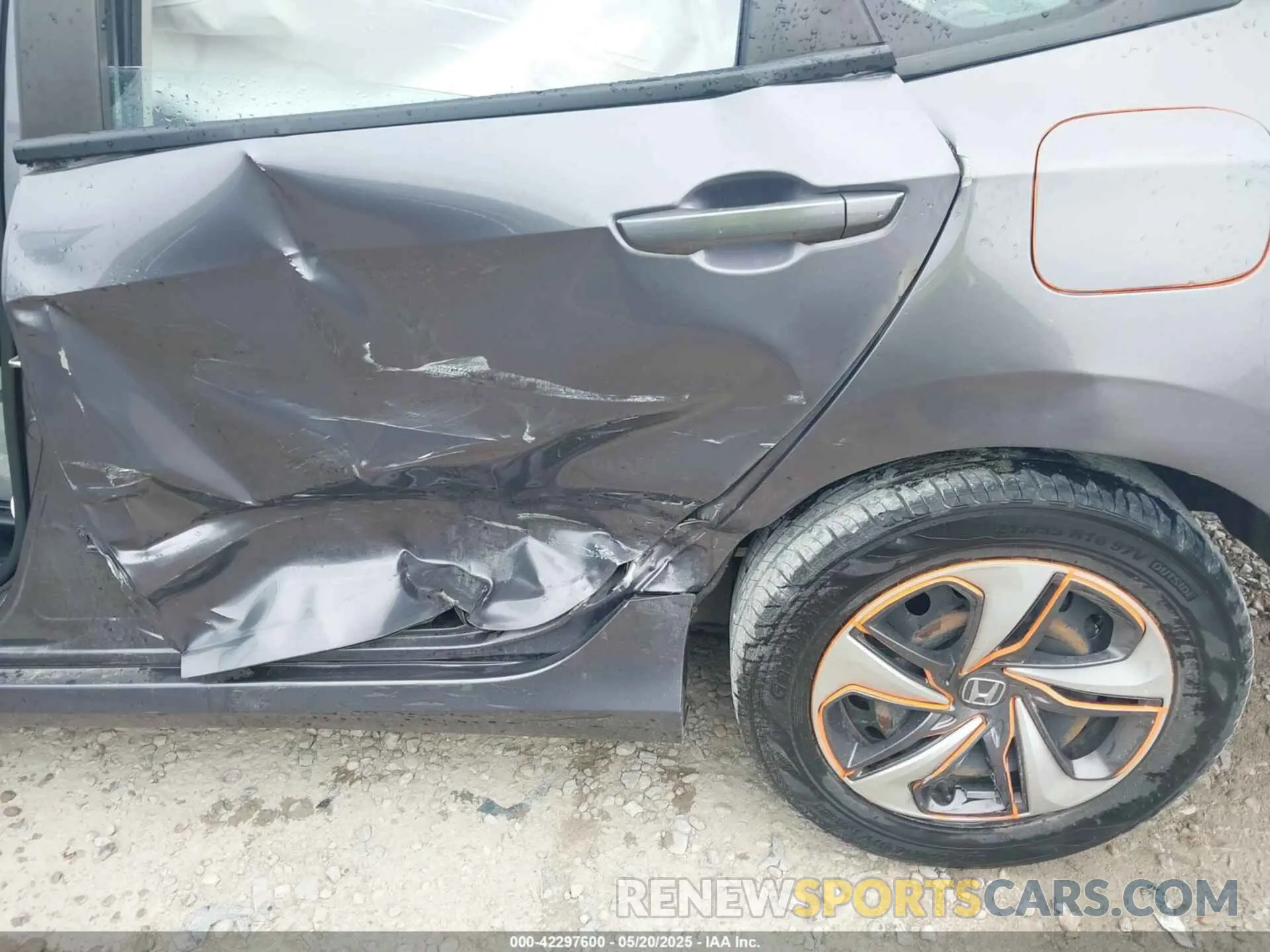 12 Фотография поврежденного автомобиля 19XFC2F66LE012481 HONDA CIVIC 2020