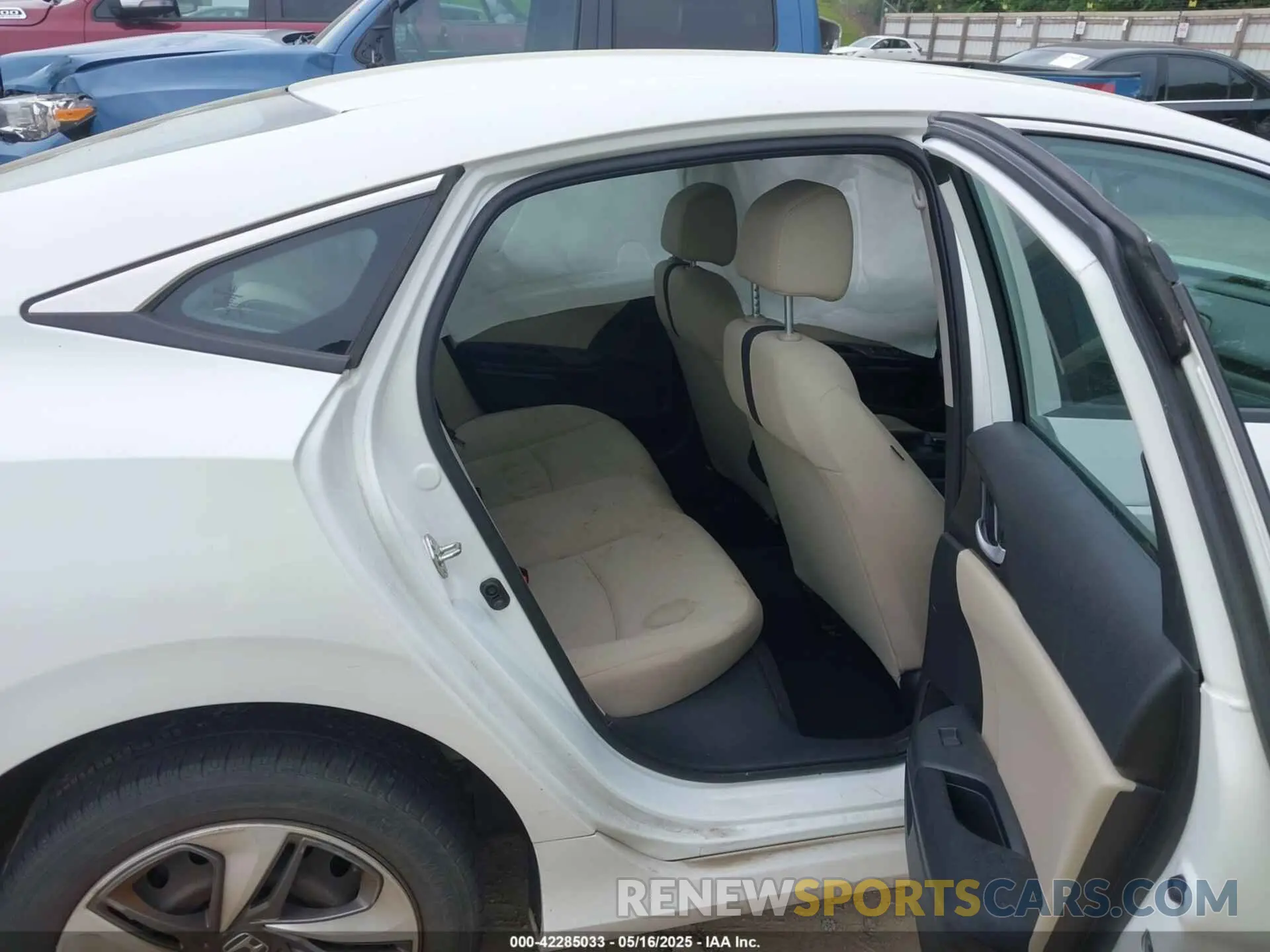 8 Photograph of a damaged car 19XFC2F66LE021813 HONDA CIVIC 2020