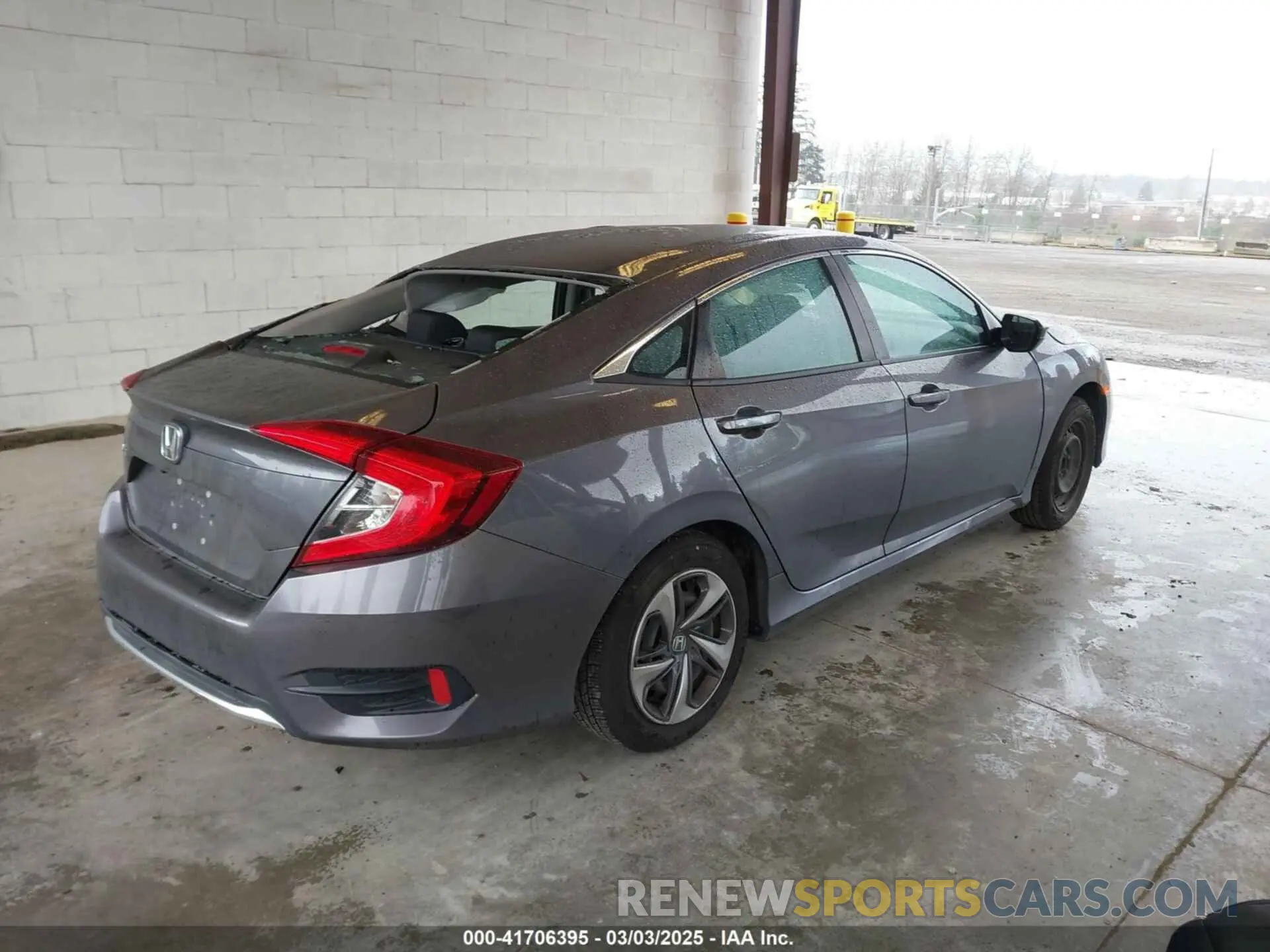4 Photograph of a damaged car 19XFC2F66LE209599 HONDA CIVIC 2020