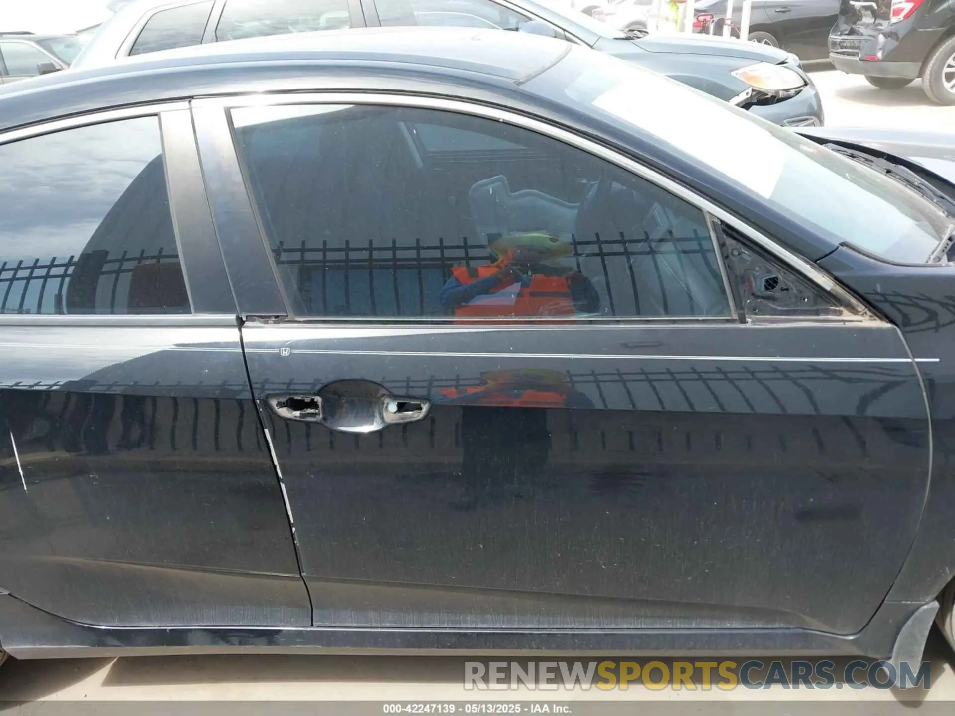 14 Photograph of a damaged car 19XFC2F6XLE010264 HONDA CIVIC 2020