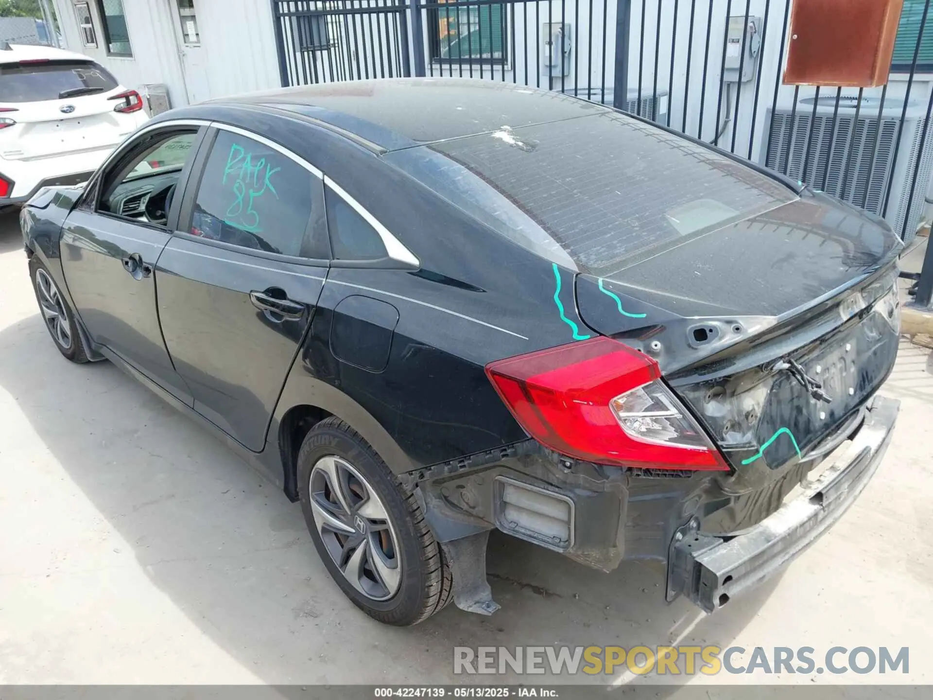 3 Photograph of a damaged car 19XFC2F6XLE010264 HONDA CIVIC 2020