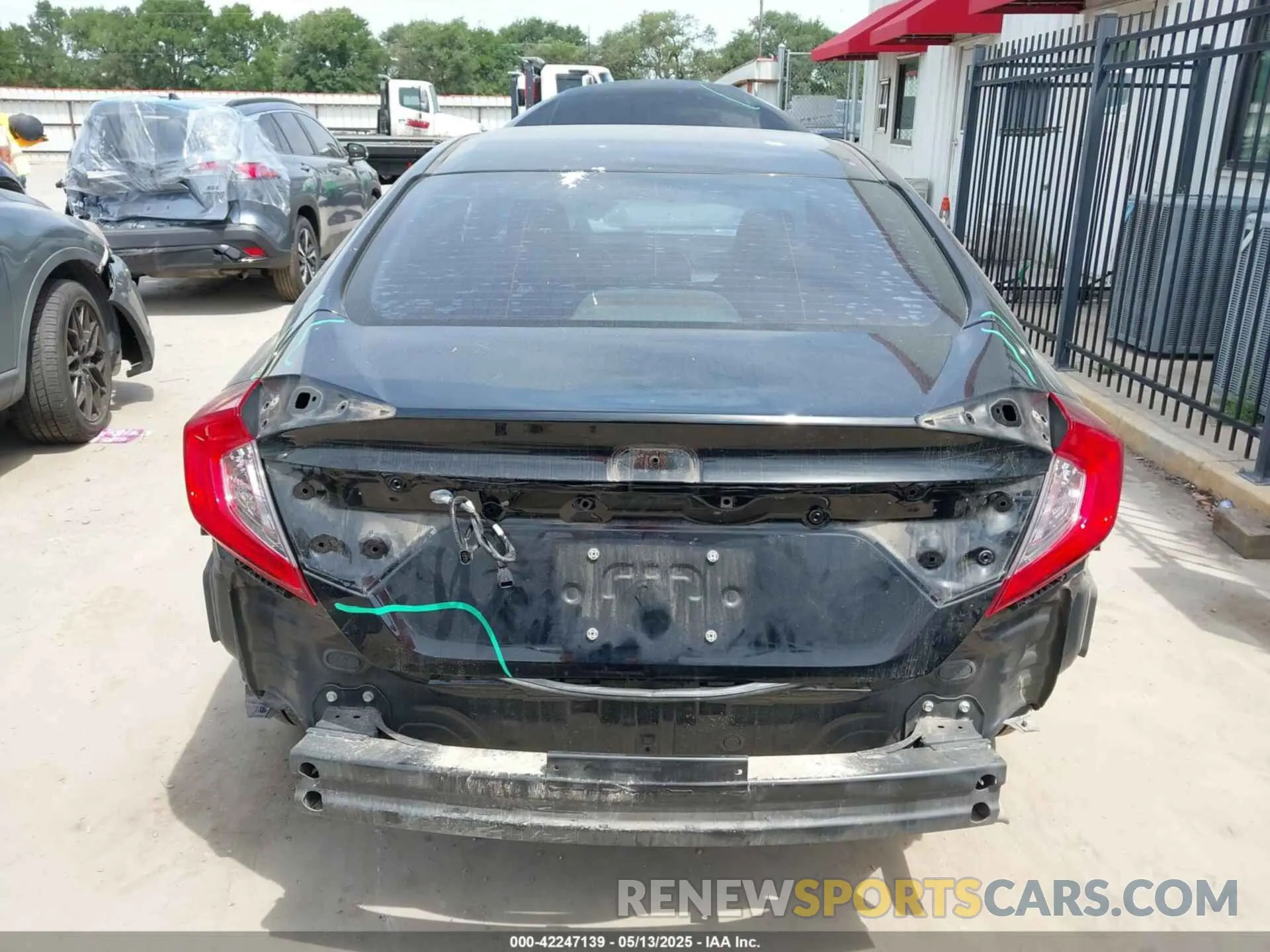 6 Photograph of a damaged car 19XFC2F6XLE010264 HONDA CIVIC 2020