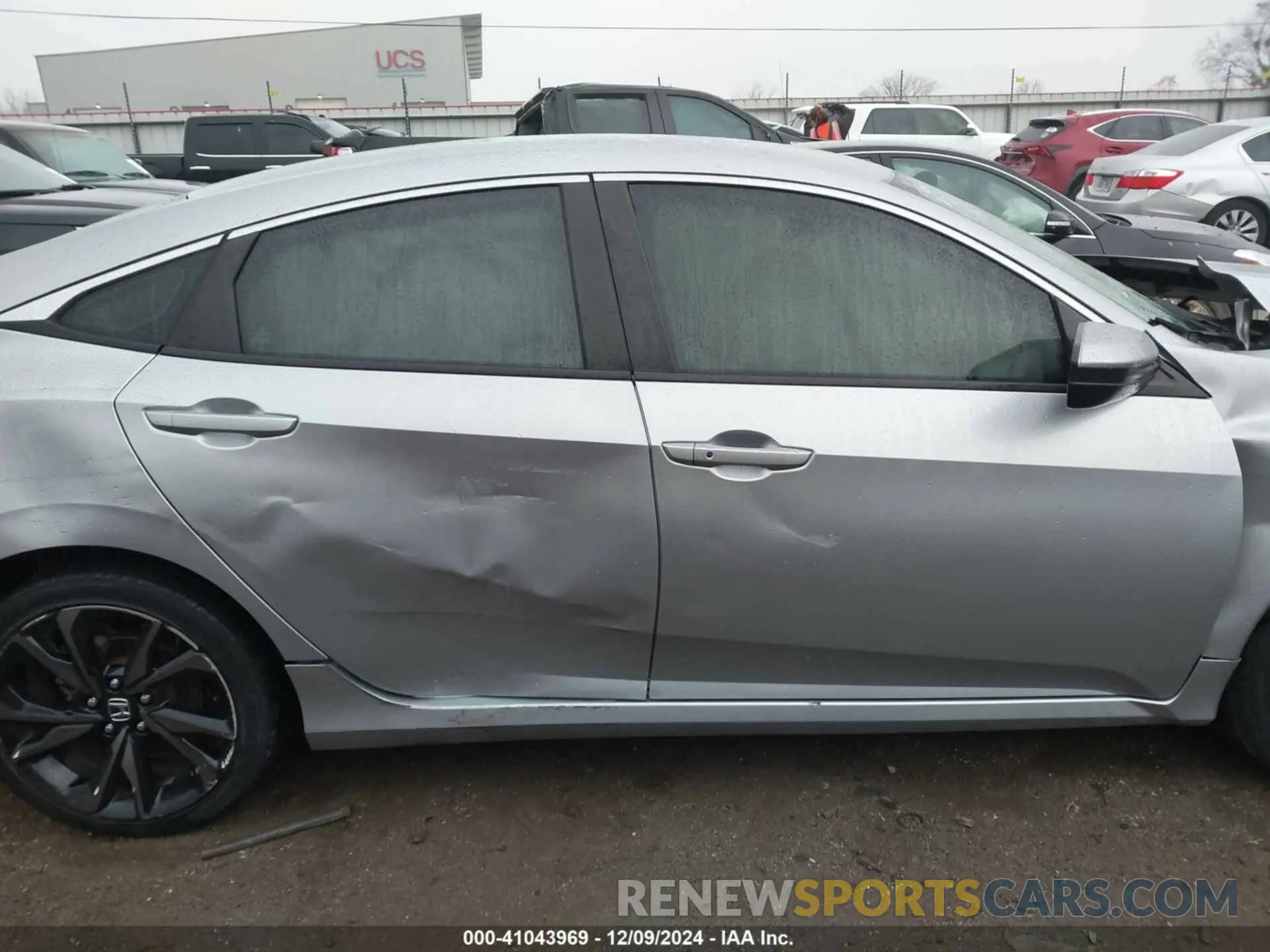 12 Photograph of a damaged car 19XFC2F80LE010503 HONDA CIVIC 2020