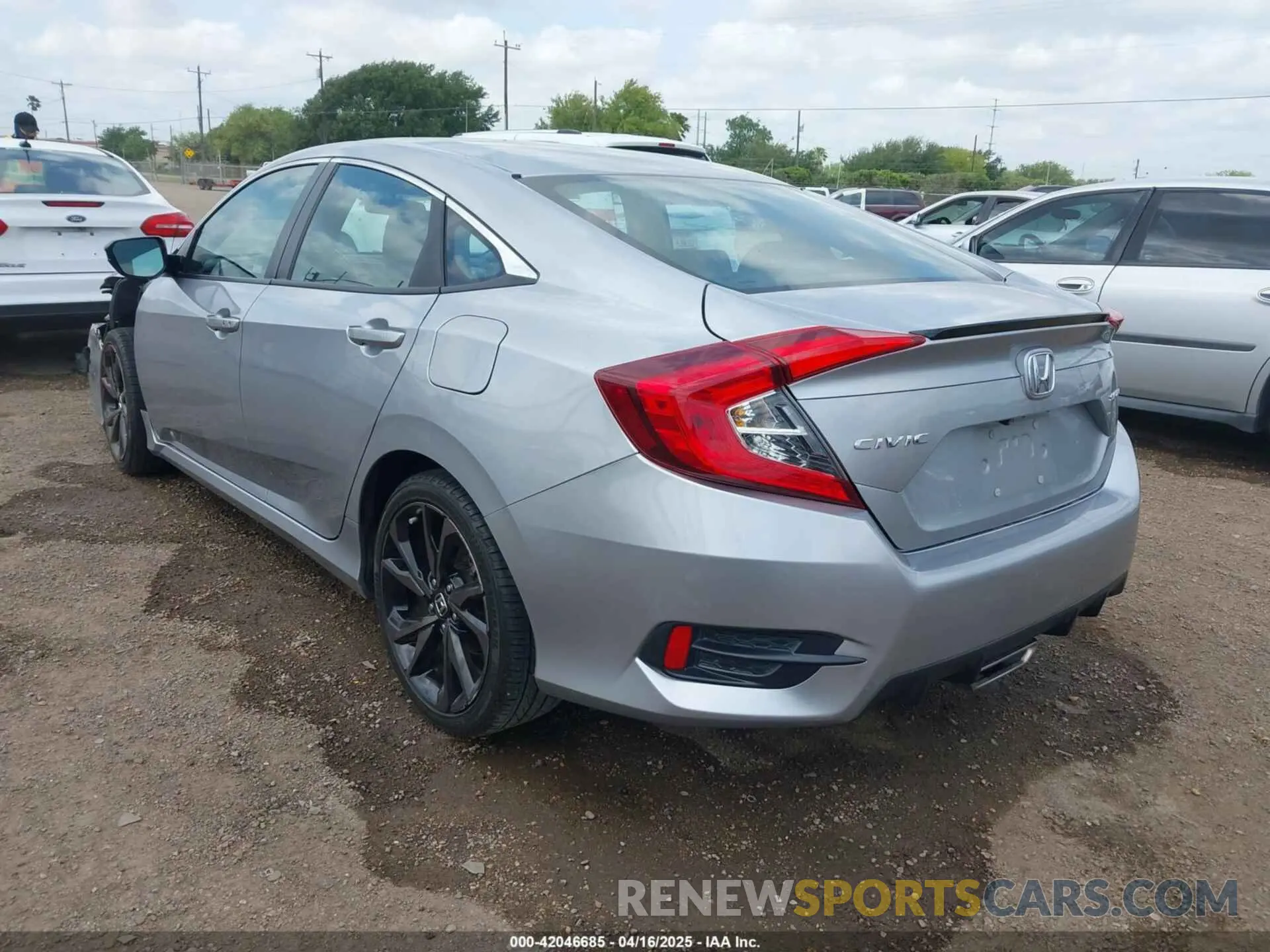 3 Фотография поврежденного автомобиля 19XFC2F81LE025737 HONDA CIVIC 2020