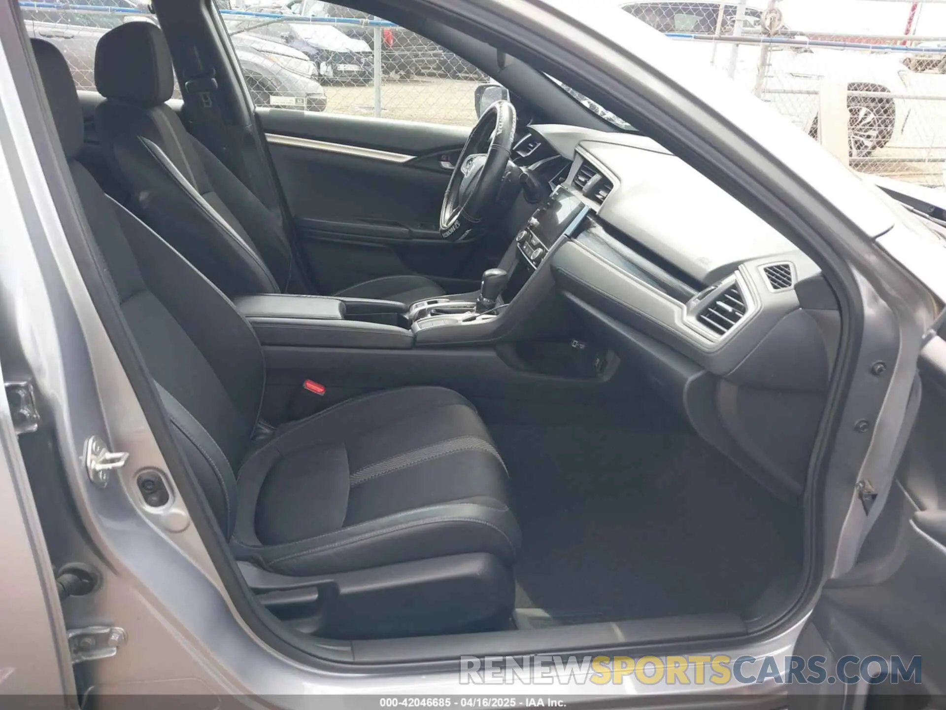 5 Фотография поврежденного автомобиля 19XFC2F81LE025737 HONDA CIVIC 2020