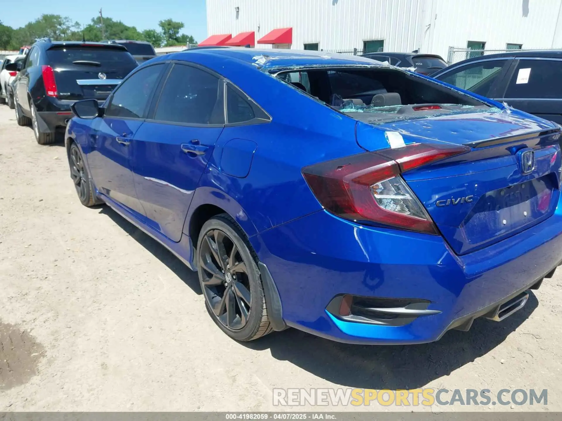 3 Фотография поврежденного автомобиля 19XFC2F82LE002354 HONDA CIVIC 2020