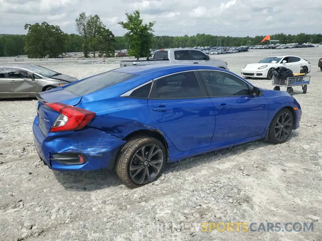 3 Фотография поврежденного автомобиля 19XFC2F82LE027707 HONDA CIVIC 2020