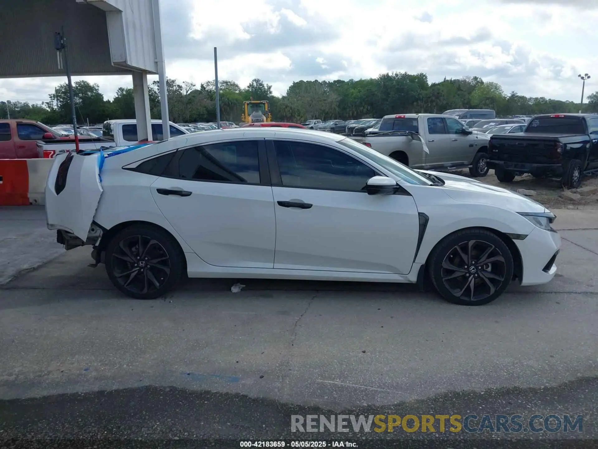 13 Photograph of a damaged car 19XFC2F83LE006171 HONDA CIVIC 2020