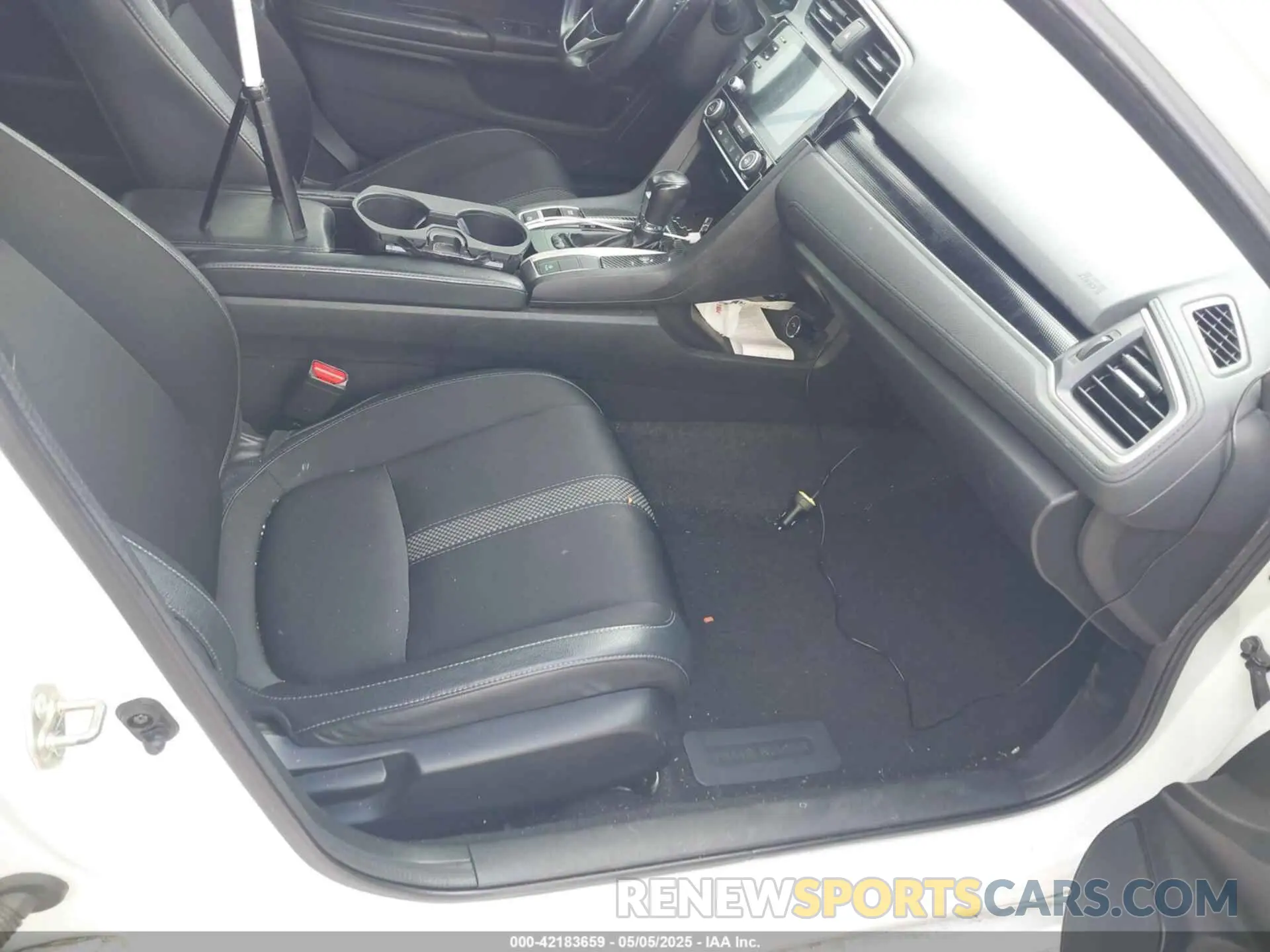 5 Photograph of a damaged car 19XFC2F83LE006171 HONDA CIVIC 2020