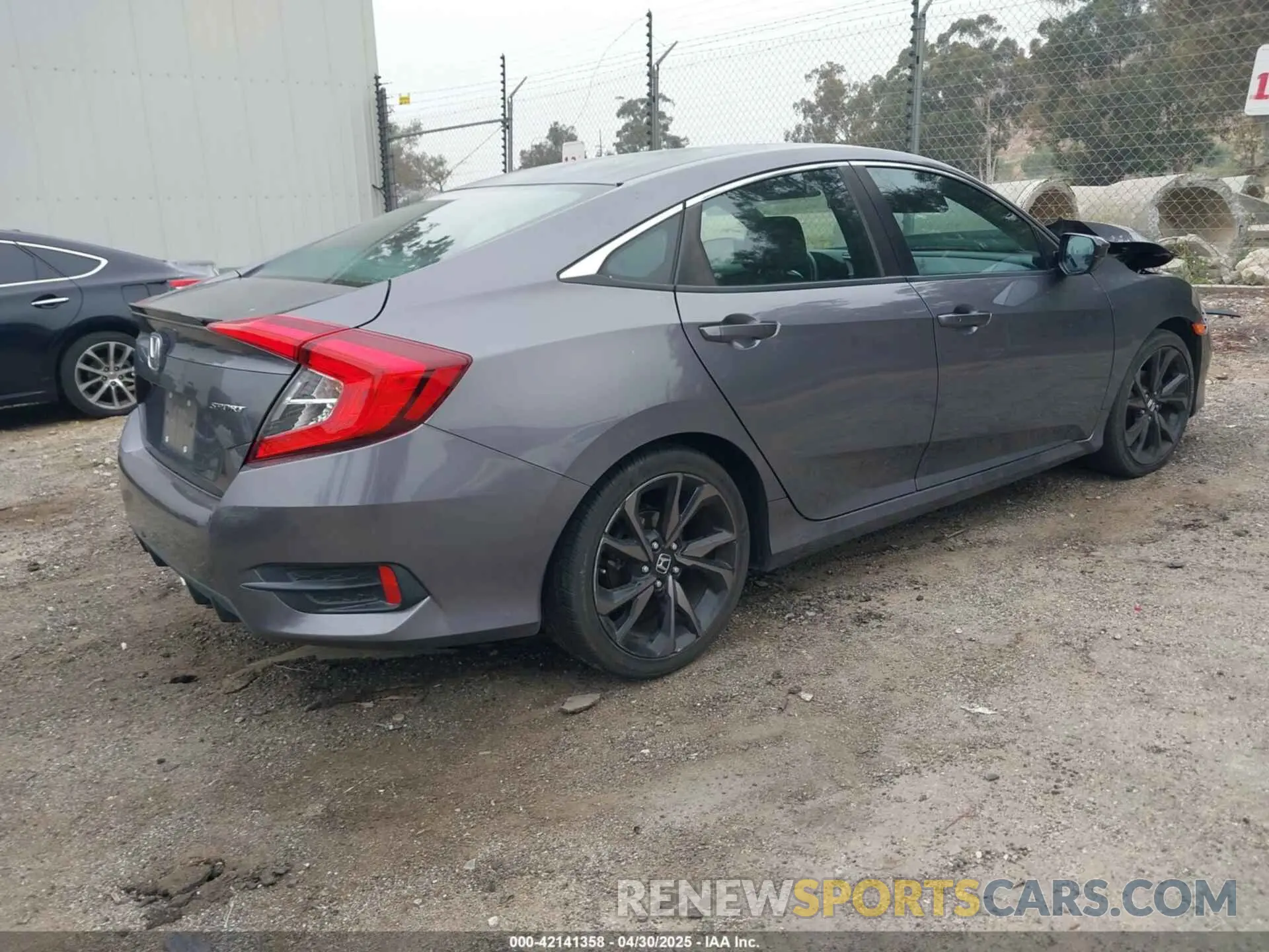 4 Photograph of a damaged car 19XFC2F86LE214660 HONDA CIVIC 2020