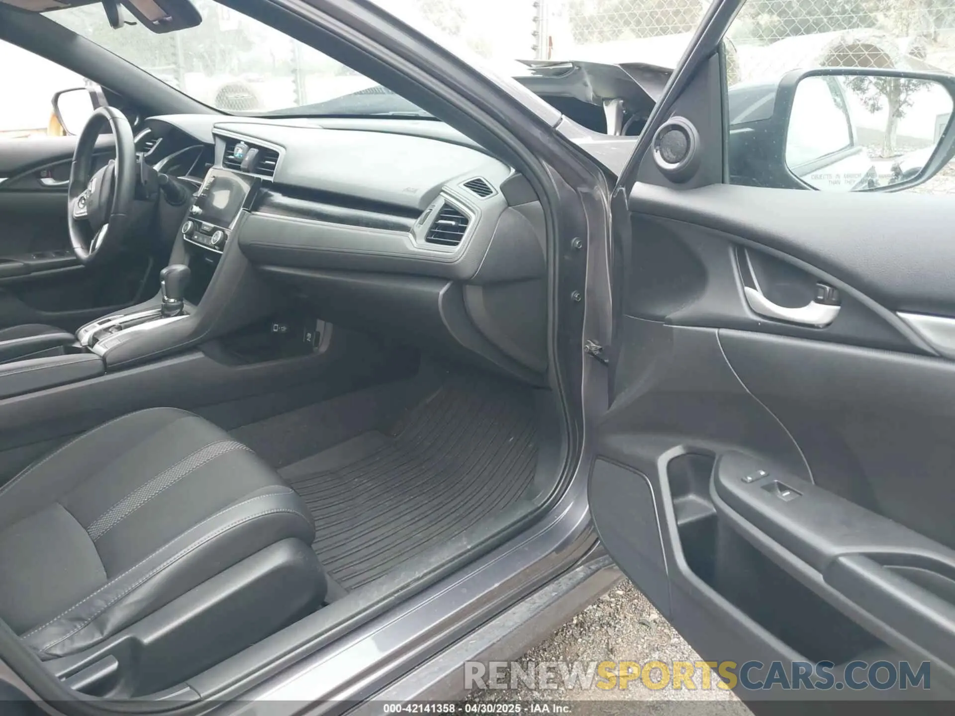 5 Photograph of a damaged car 19XFC2F86LE214660 HONDA CIVIC 2020