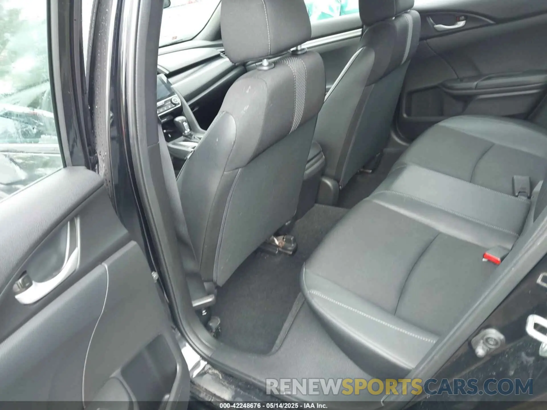 8 Фотография поврежденного автомобиля 19XFC2F87LE020008 HONDA CIVIC 2020