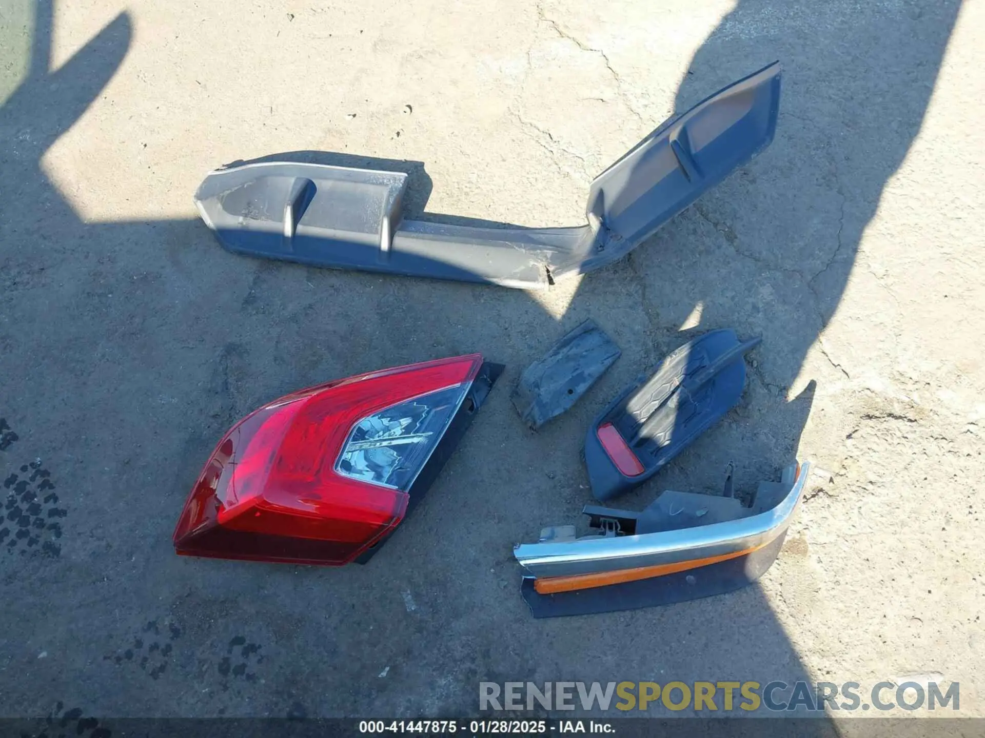 12 Photograph of a damaged car 19XFC2F88LE203496 HONDA CIVIC 2020