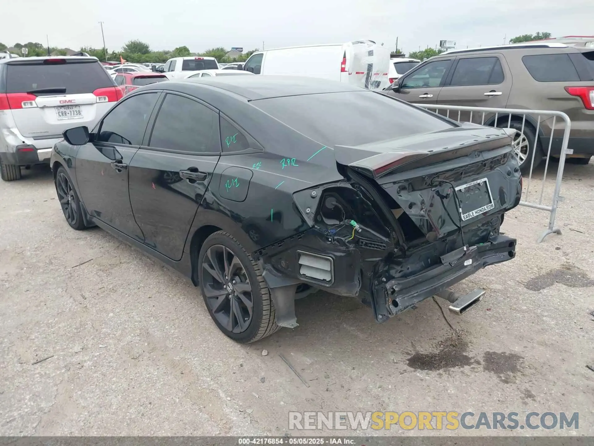 3 Photograph of a damaged car 19XFC2F89LE004635 HONDA CIVIC 2020