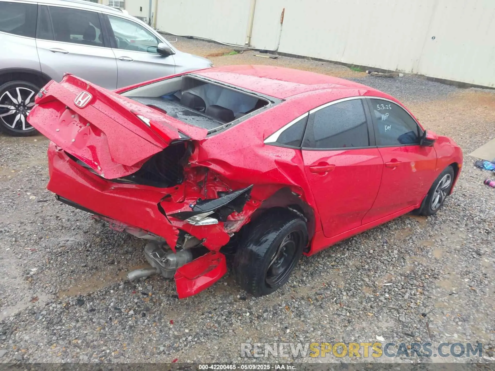 4 Photograph of a damaged car 2HGFC2F60LH537283 HONDA CIVIC 2020