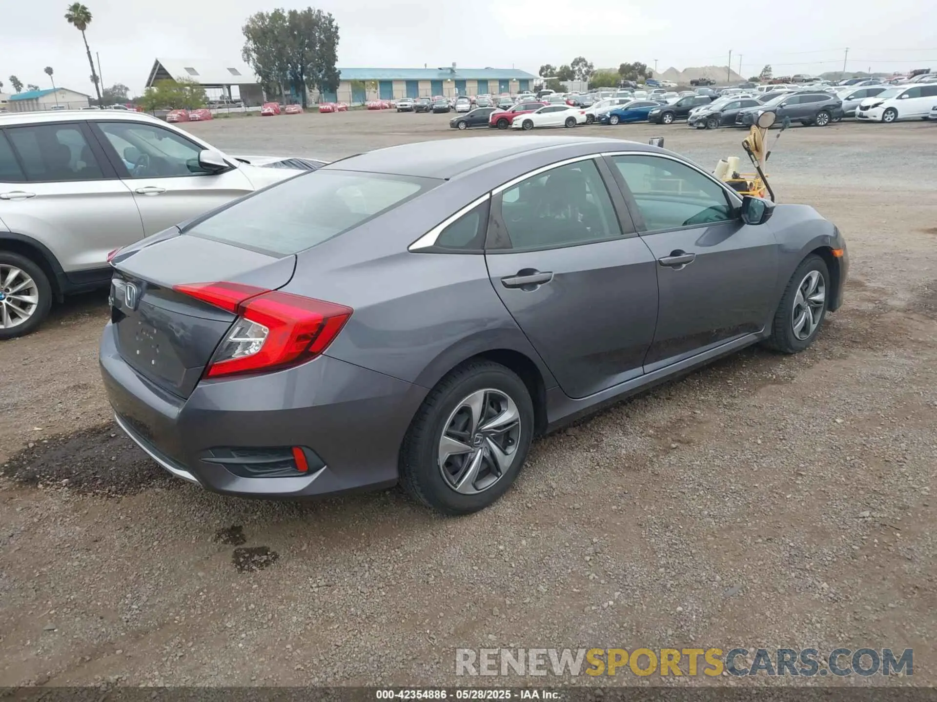 4 Фотография поврежденного автомобиля 2HGFC2F63LH567698 HONDA CIVIC 2020