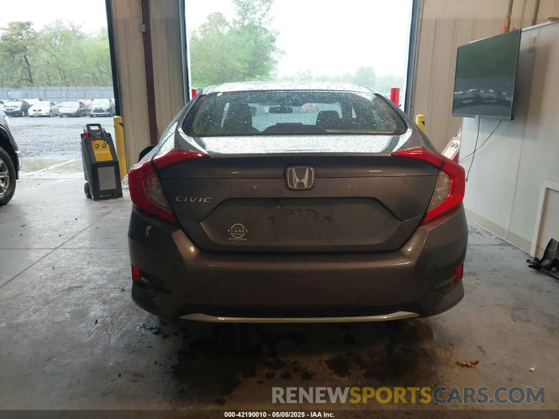 16 Photograph of a damaged car 2HGFC2F64LH525248 HONDA CIVIC 2020