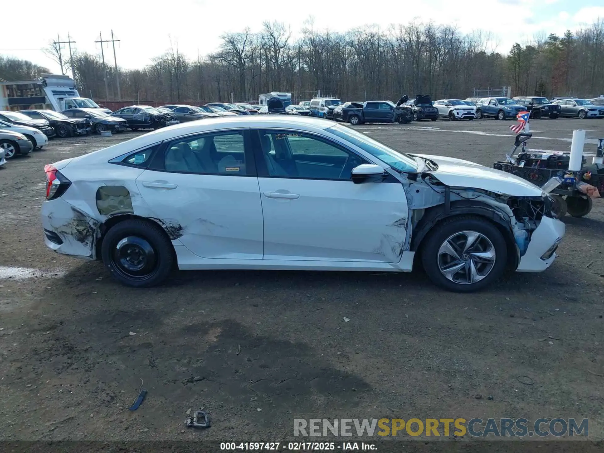 13 Photograph of a damaged car 2HGFC2F64LH568374 HONDA CIVIC 2020