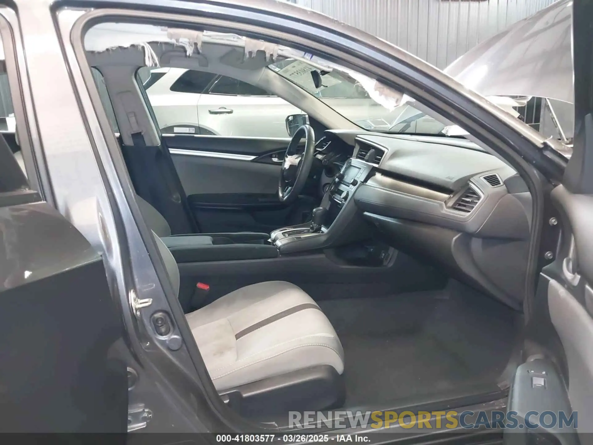 5 Photograph of a damaged car 2HGFC2F65LH525081 HONDA CIVIC 2020