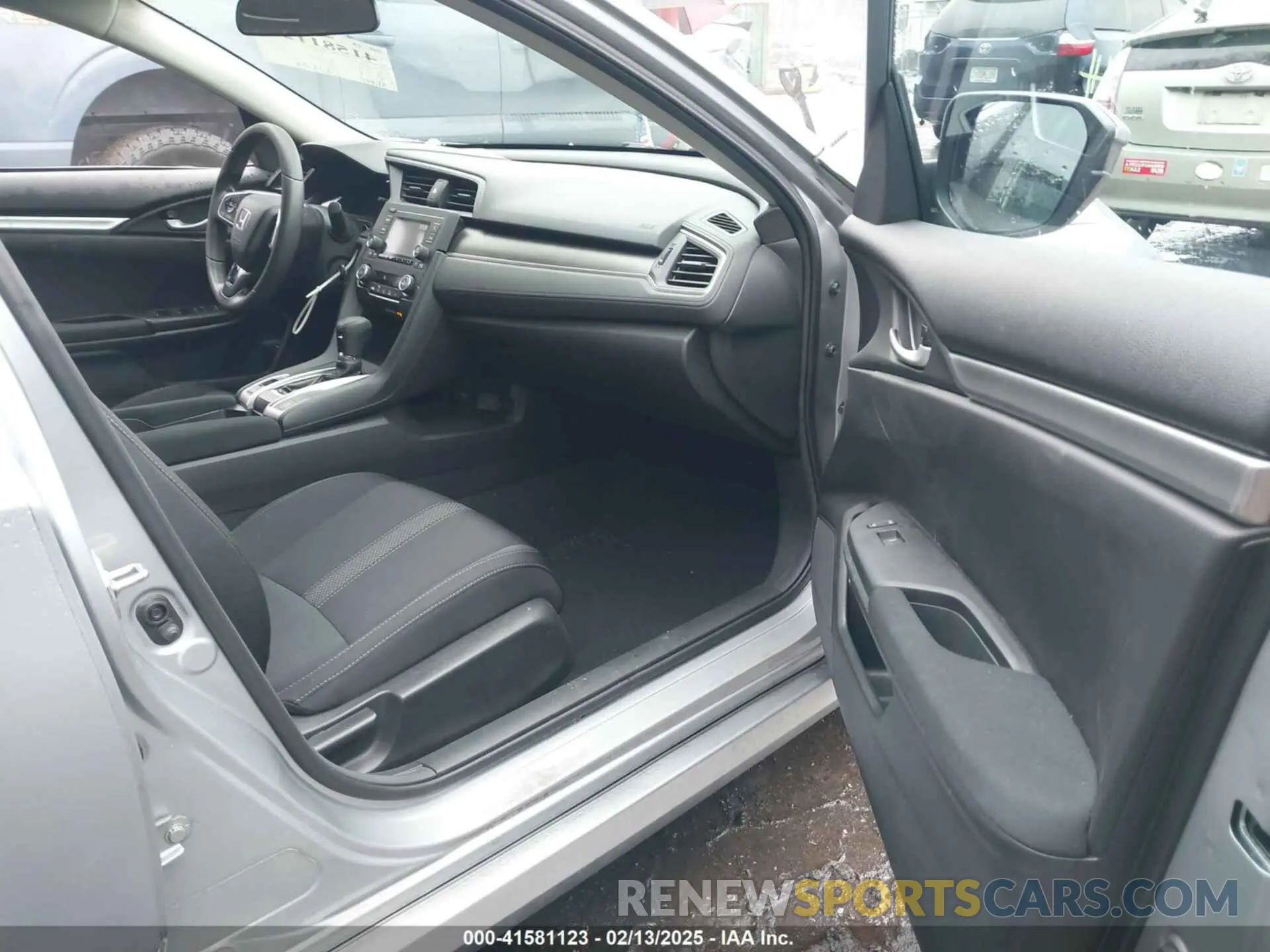 5 Photograph of a damaged car 2HGFC2F66LH502635 HONDA CIVIC 2020