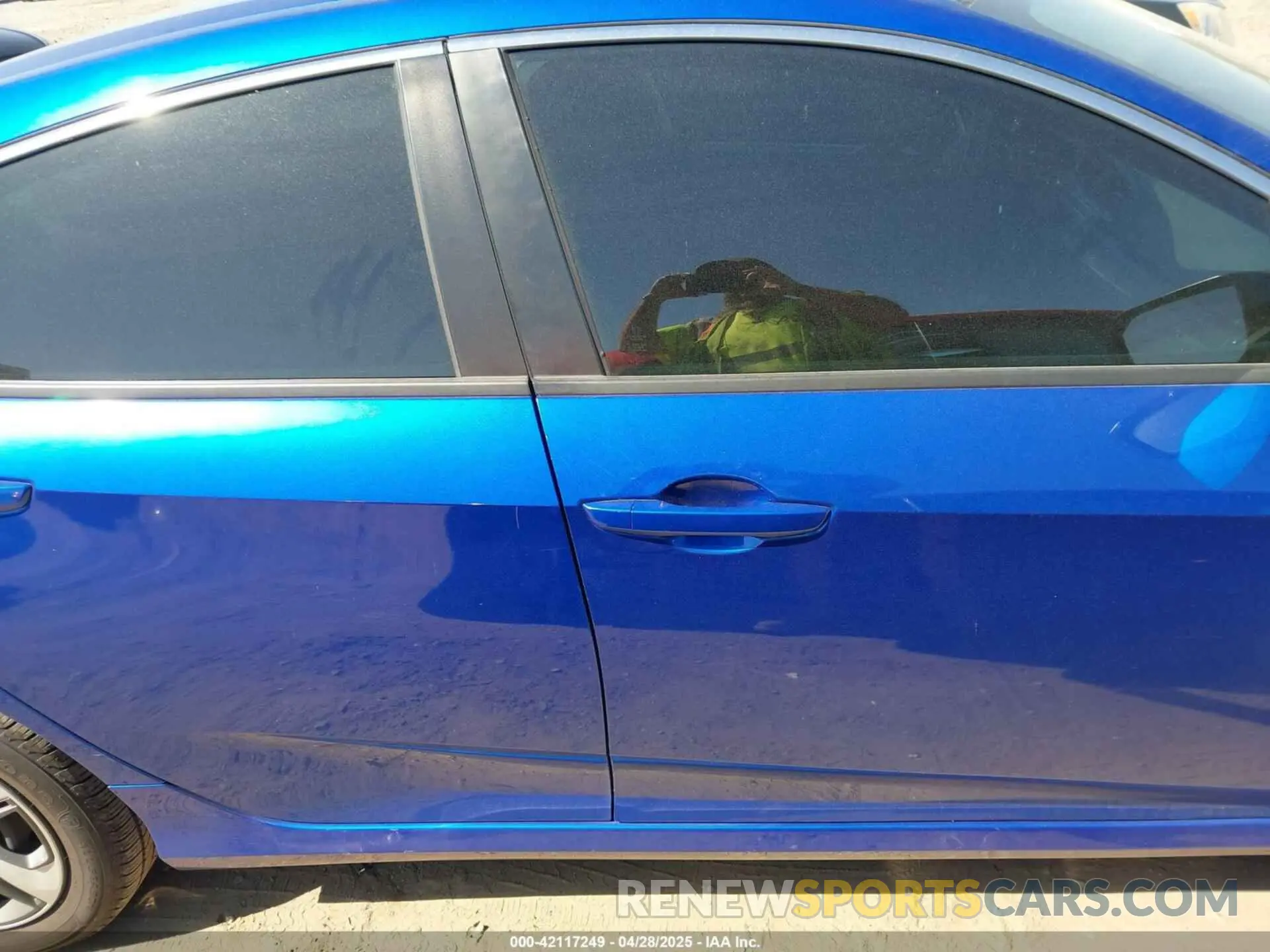 14 Photograph of a damaged car 2HGFC2F68LH582343 HONDA CIVIC 2020