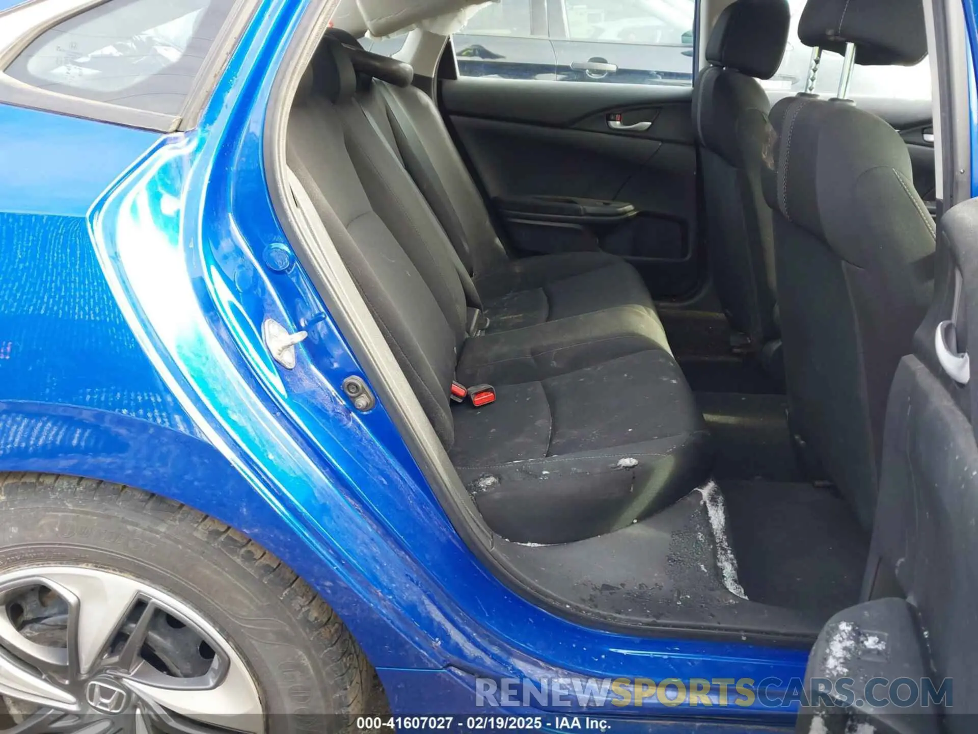8 Photograph of a damaged car 2HGFC2F69LH500376 HONDA CIVIC 2020