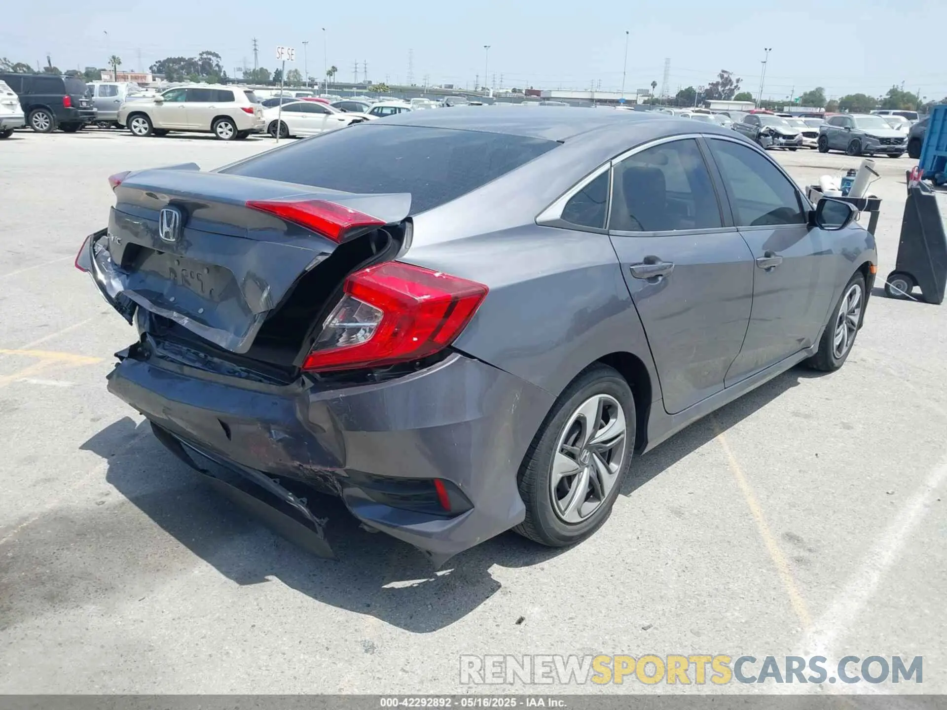 4 Photograph of a damaged car 2HGFC2F6XLH528798 HONDA CIVIC 2020