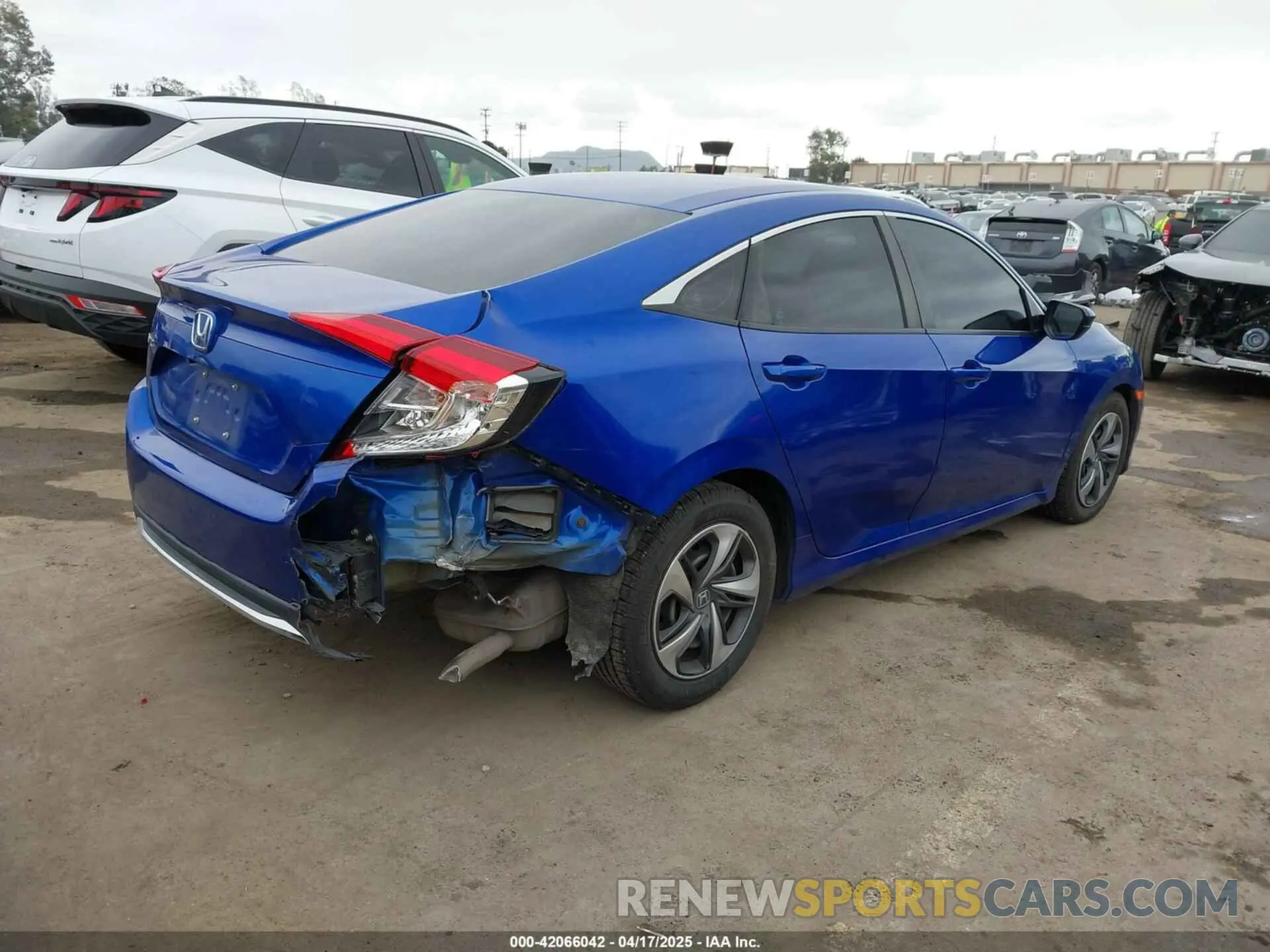 4 Photograph of a damaged car 2HGFC2F6XLH558870 HONDA CIVIC 2020