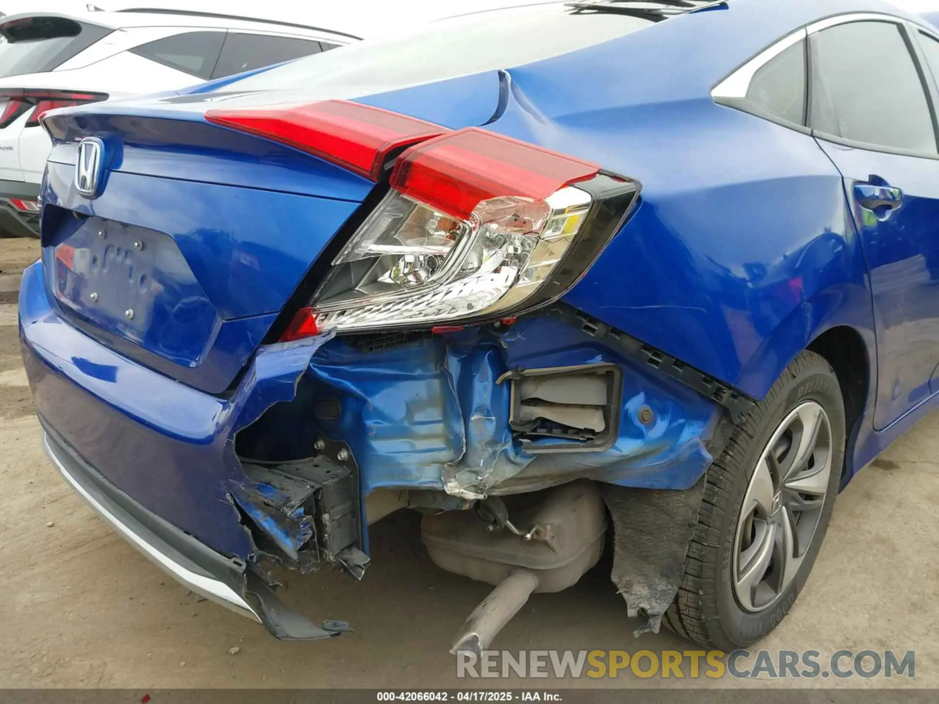 6 Photograph of a damaged car 2HGFC2F6XLH558870 HONDA CIVIC 2020