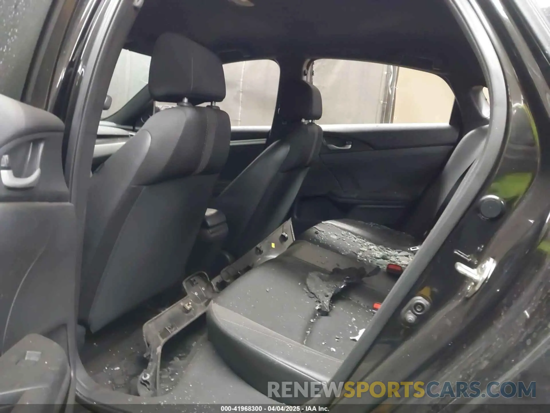 8 Photograph of a damaged car 2HGFC2F80LH535695 HONDA CIVIC 2020