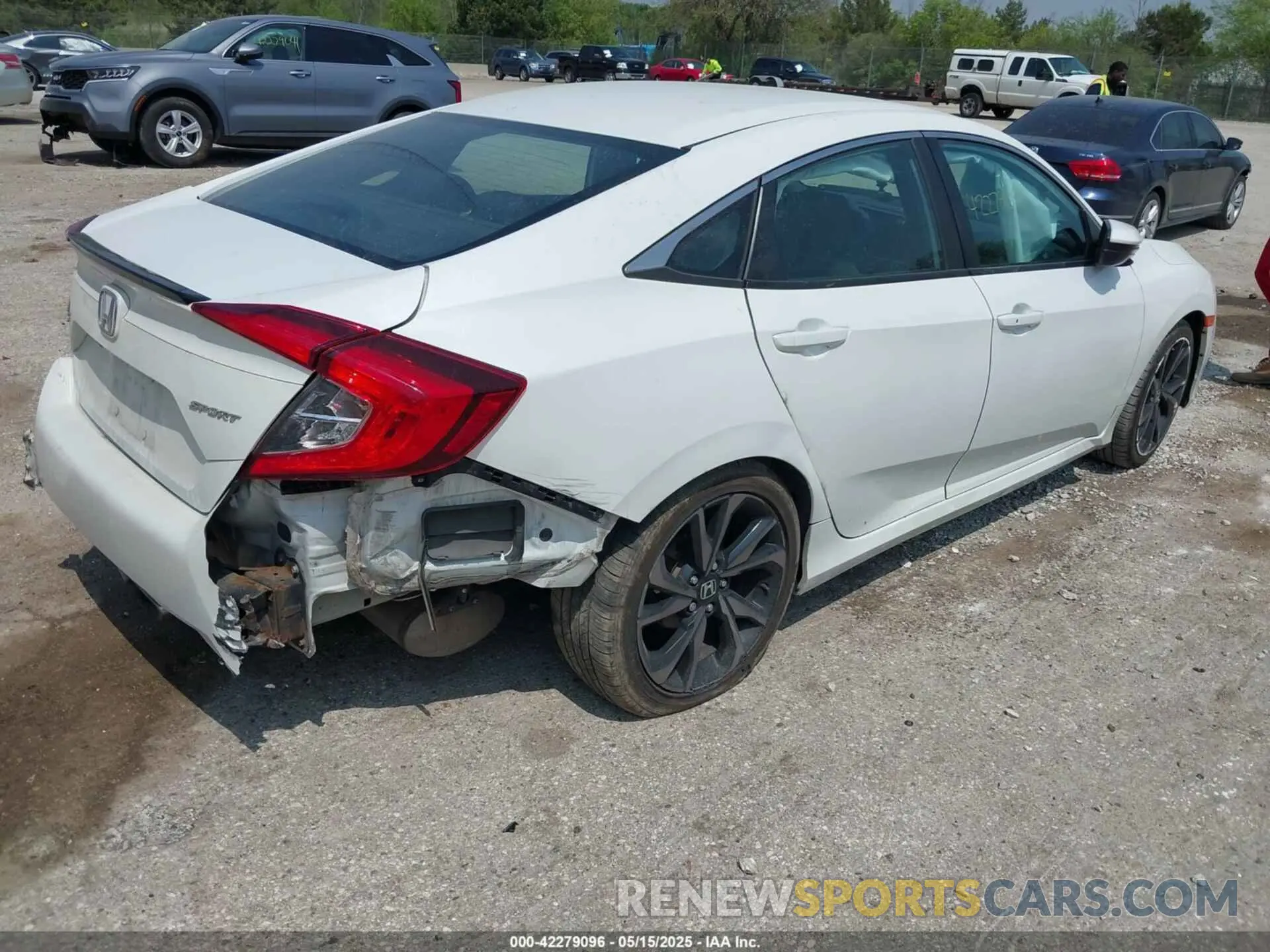 4 Фотография поврежденного автомобиля 2HGFC2F81LH532160 HONDA CIVIC 2020