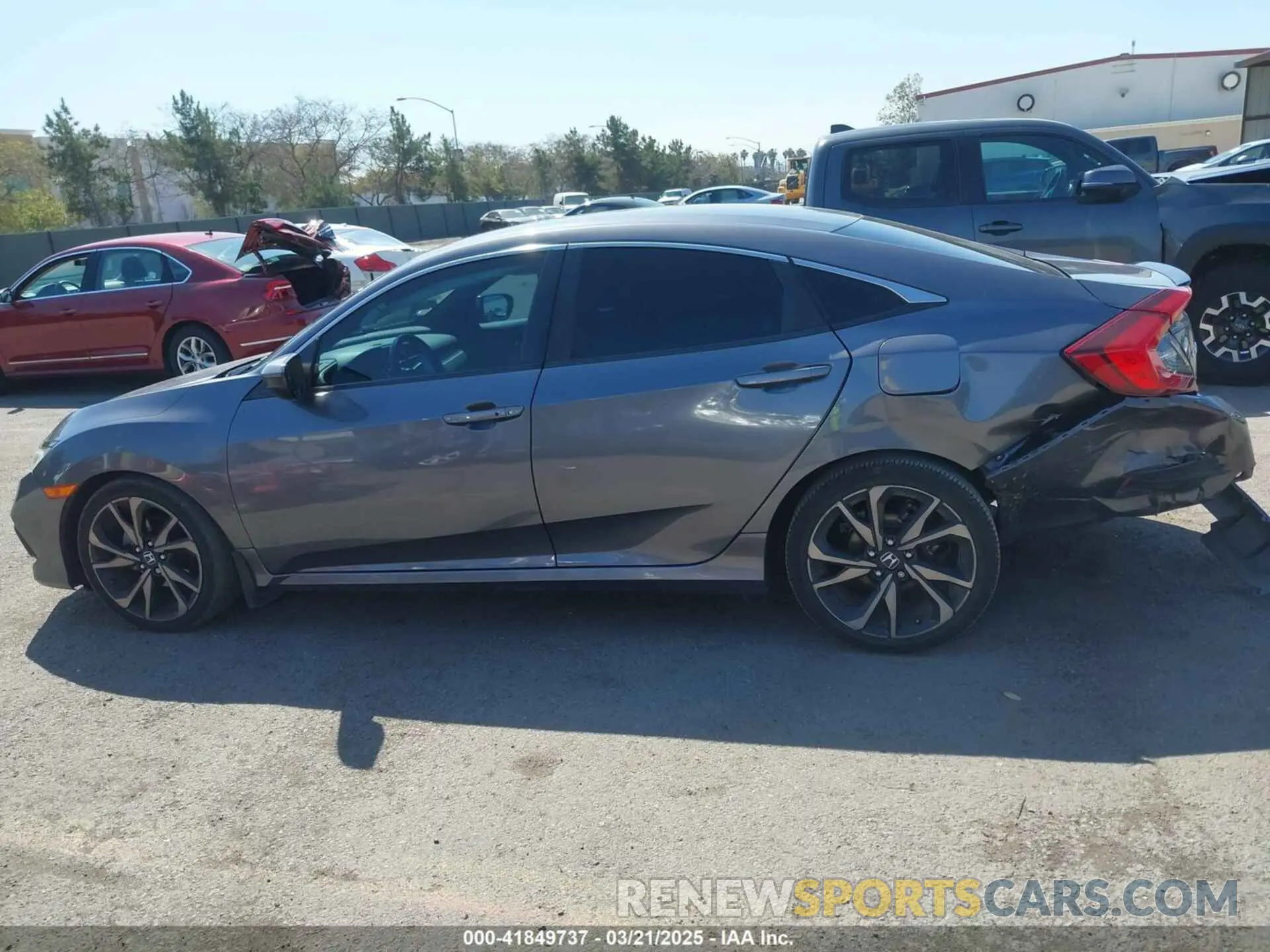 14 Photograph of a damaged car 2HGFC2F82LH505095 HONDA CIVIC 2020