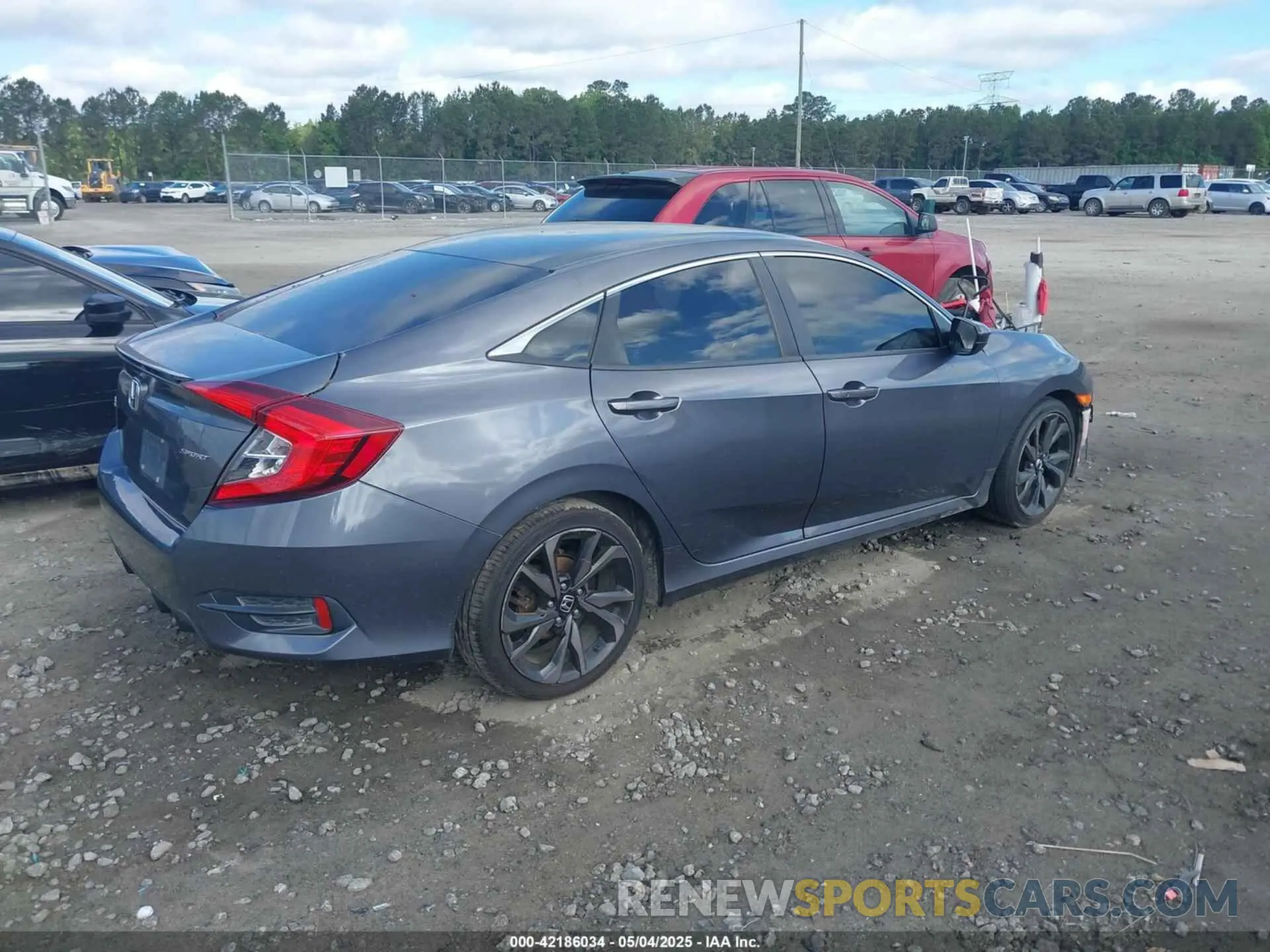 4 Photograph of a damaged car 2HGFC2F82LH561523 HONDA CIVIC 2020
