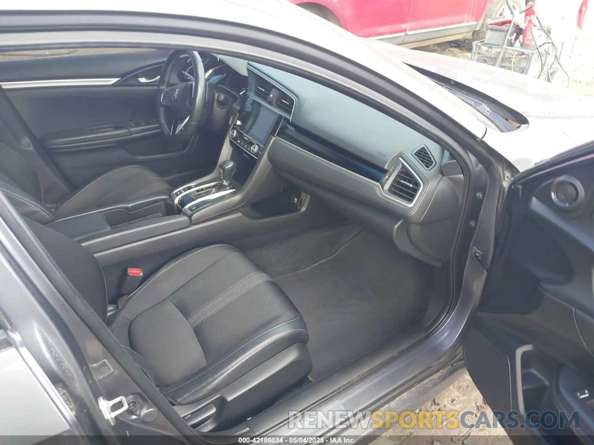 5 Photograph of a damaged car 2HGFC2F82LH561523 HONDA CIVIC 2020